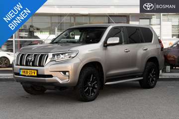 2.8 D-4D-F Executive Window Van