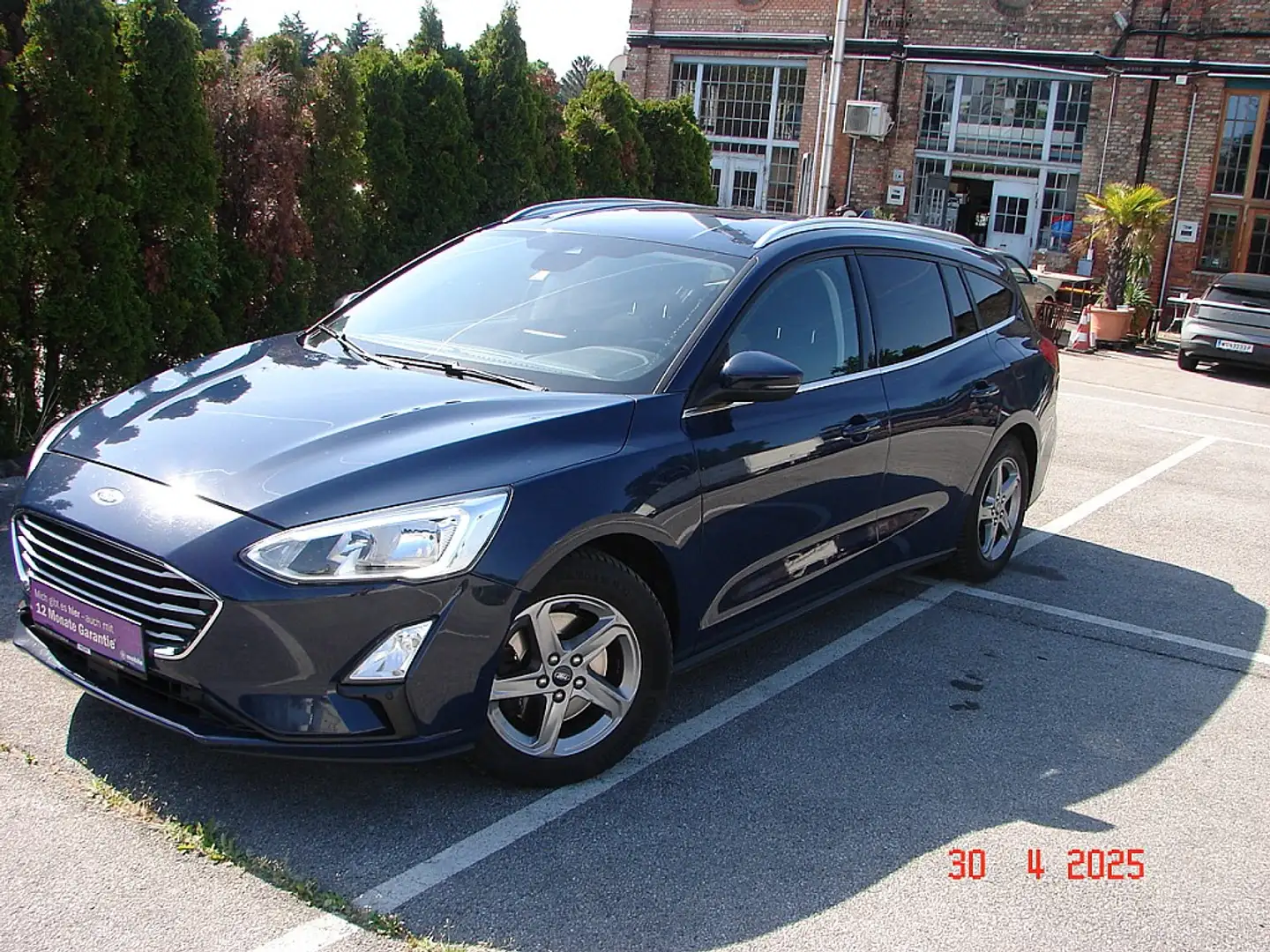 Ford Focus Traveller 1,5 EcoBlue Trend Edition Business Blau - 1