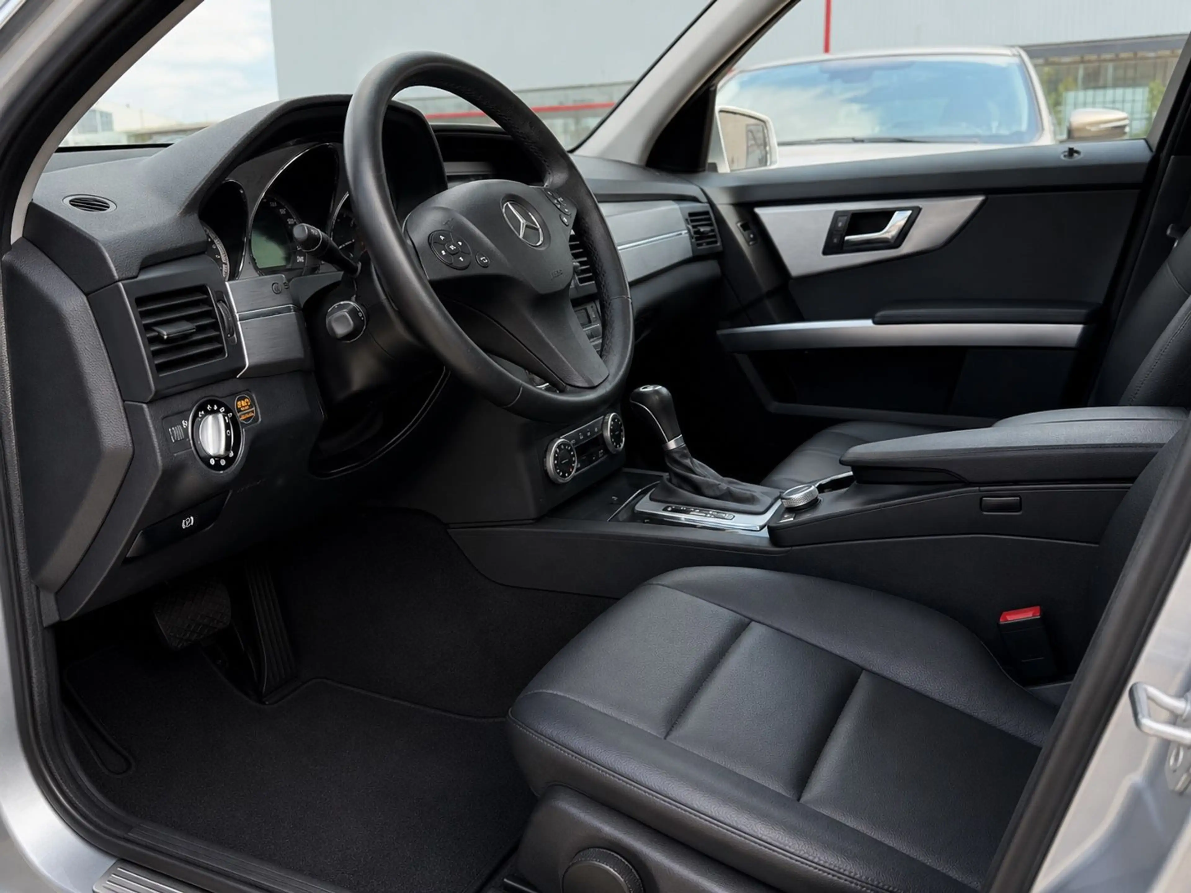Mercedes-Benz GLK 220 GLK220 CDI BlueEfficiency 4Matic/PANO/TEMP/LEDER — photo 11
