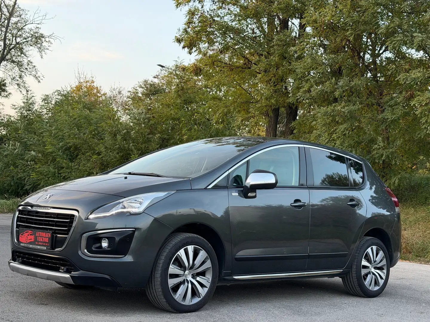 Peugeot 3008 Style Grau - 2