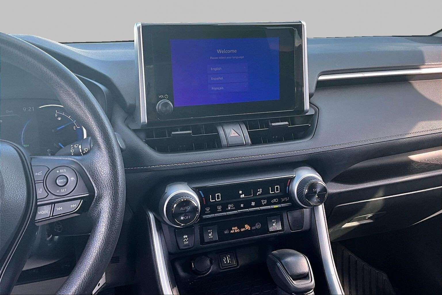 2024 Toyota RAV4 Hybrid LE | AWD | 4x4 | Sunroof | Heated Seats — снимка 1