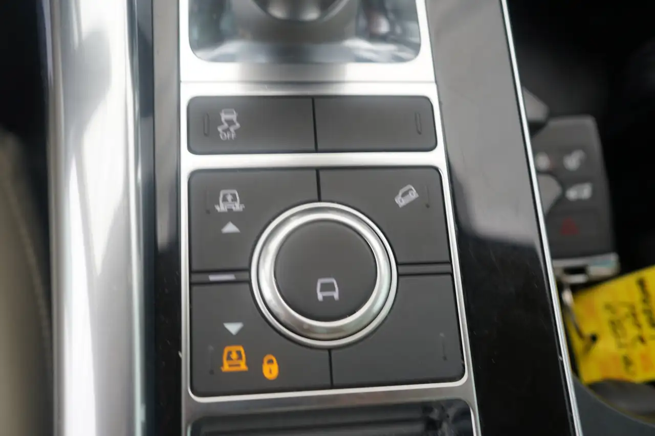 Land Rover Range Rover Sport снимка Land Rover Range Rover Sport