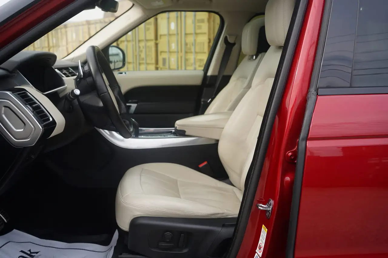 Land Rover Range Rover Sport снимка Land Rover Range Rover Sport