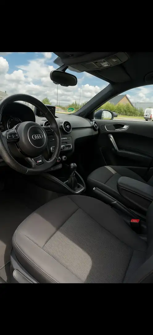 Audi A1 A1 1.4 TFSI Sportback S tronicS line Sportpaket Silber - 2