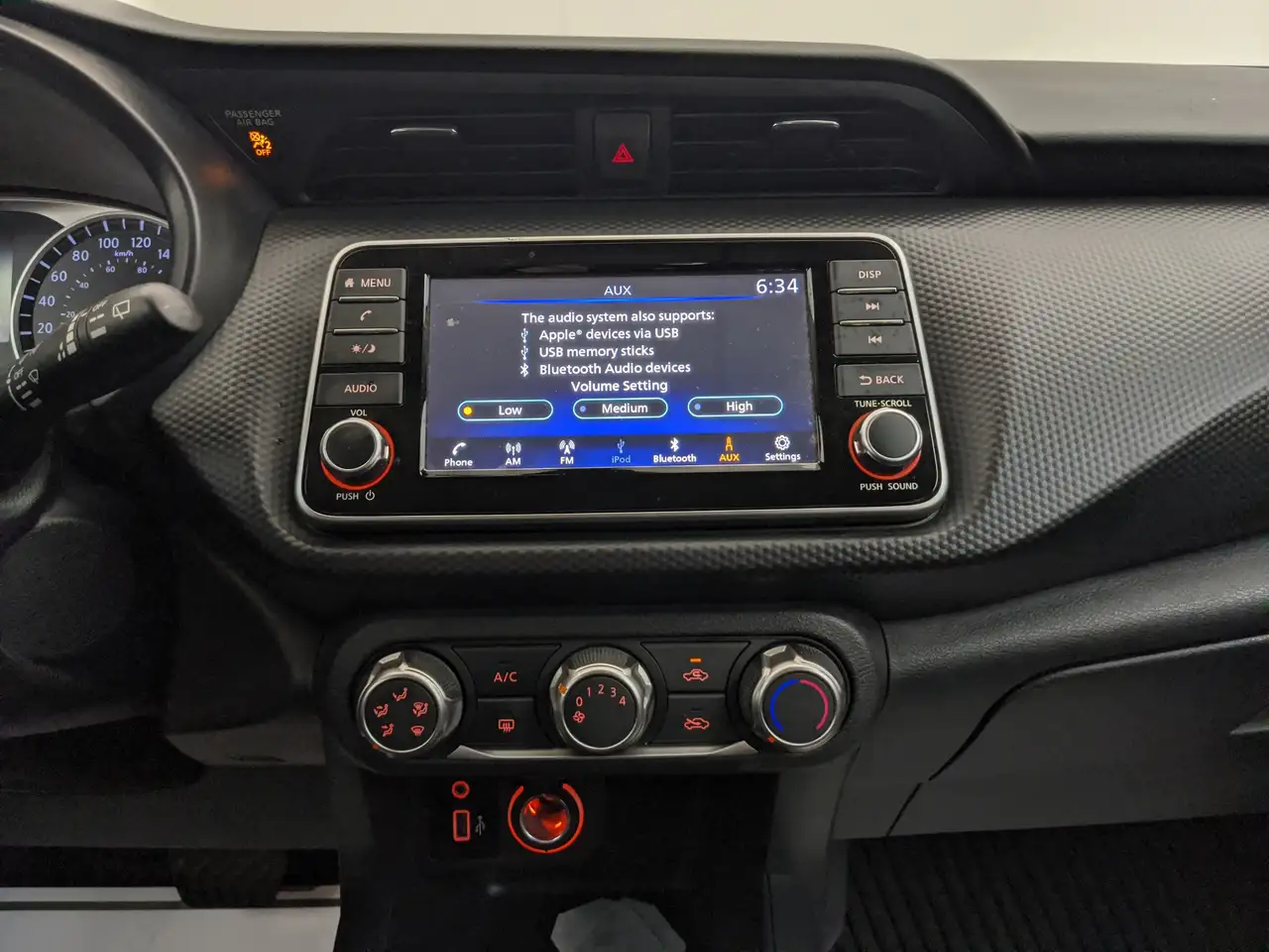 Nissan Kicks photo Nissan Kicks