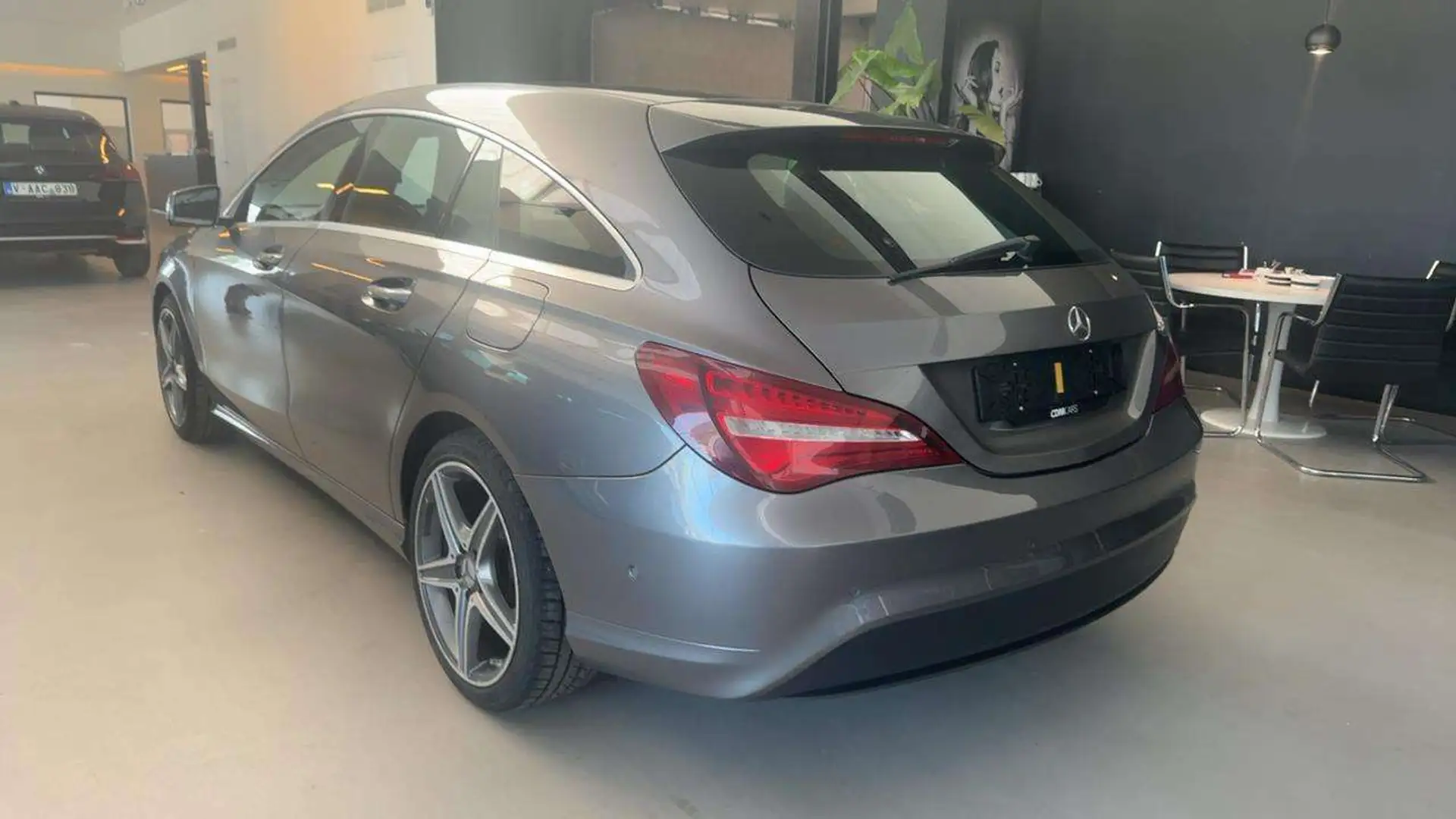 Mercedes-Benz CLA 180 iA Shooting brake Argent - 2
