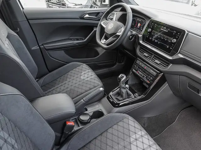 Volkswagen T-Cross view 8