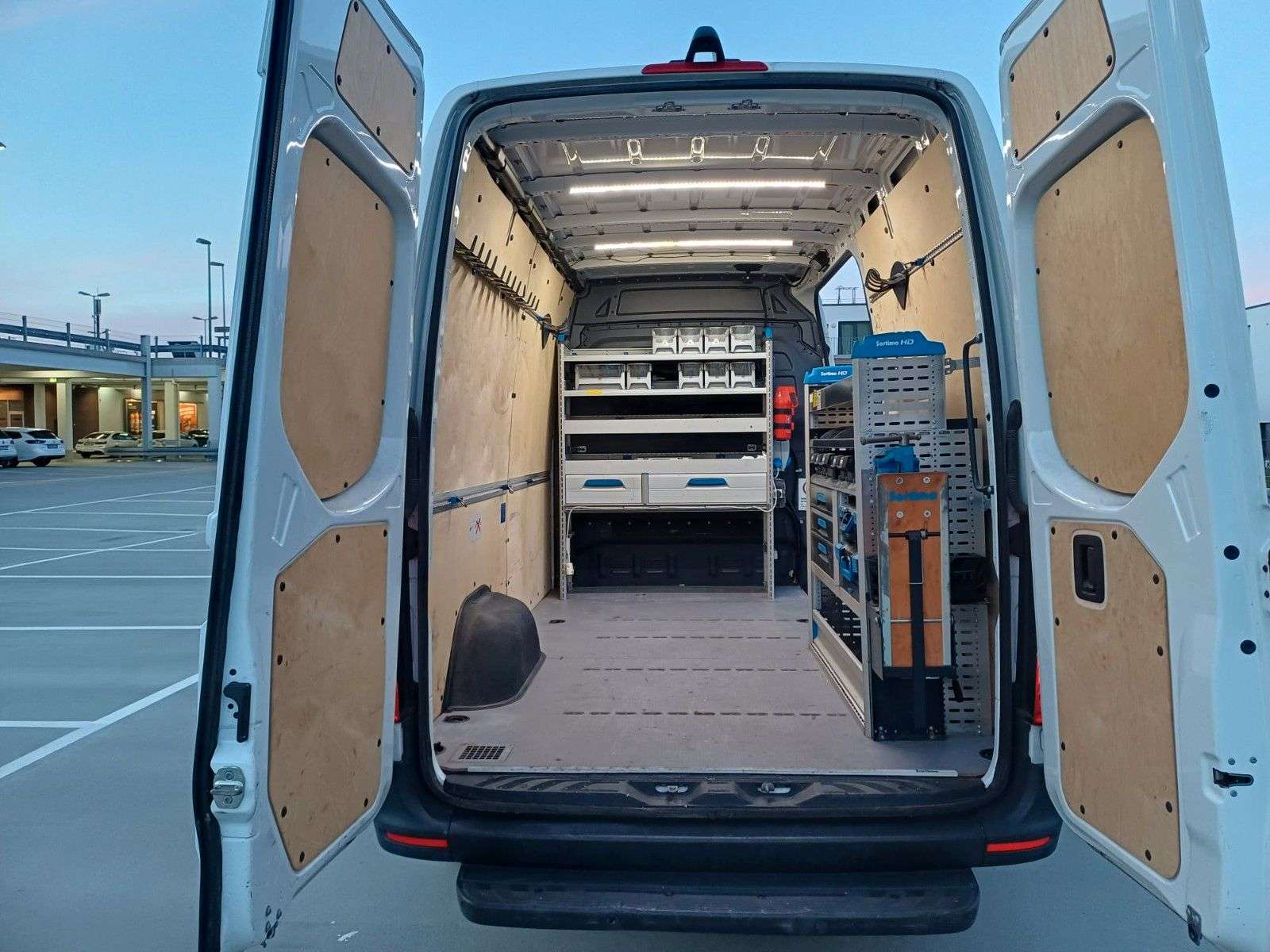 Second hand Mercedes Benz Sprinter 