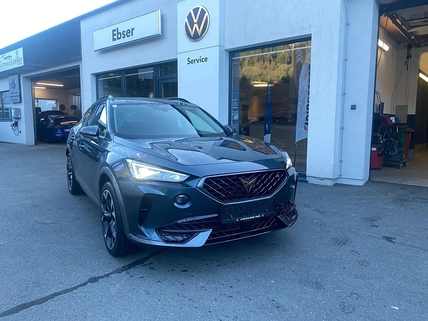 CUPRA Formentor 1.5 TSI OPF (EURO 6d) Grau - 2