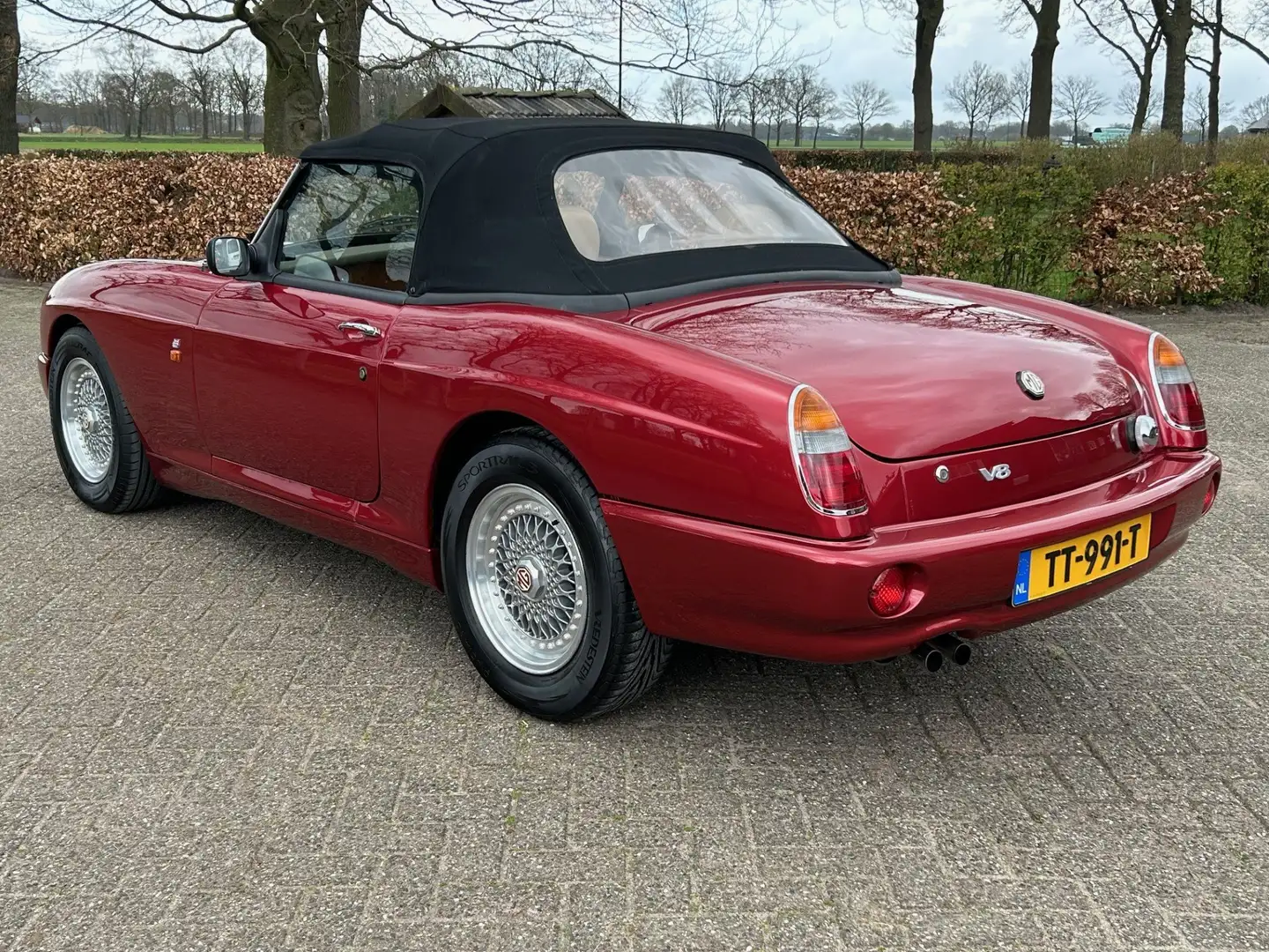 MG RV8 4.0 V8 Rot - 2