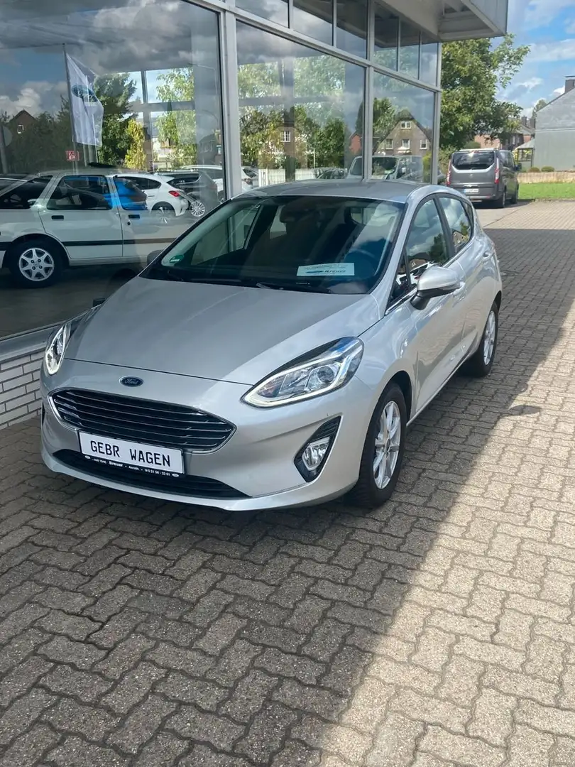 Ford Fiesta Titanium 5 trg. 1 Hand Silber - 2