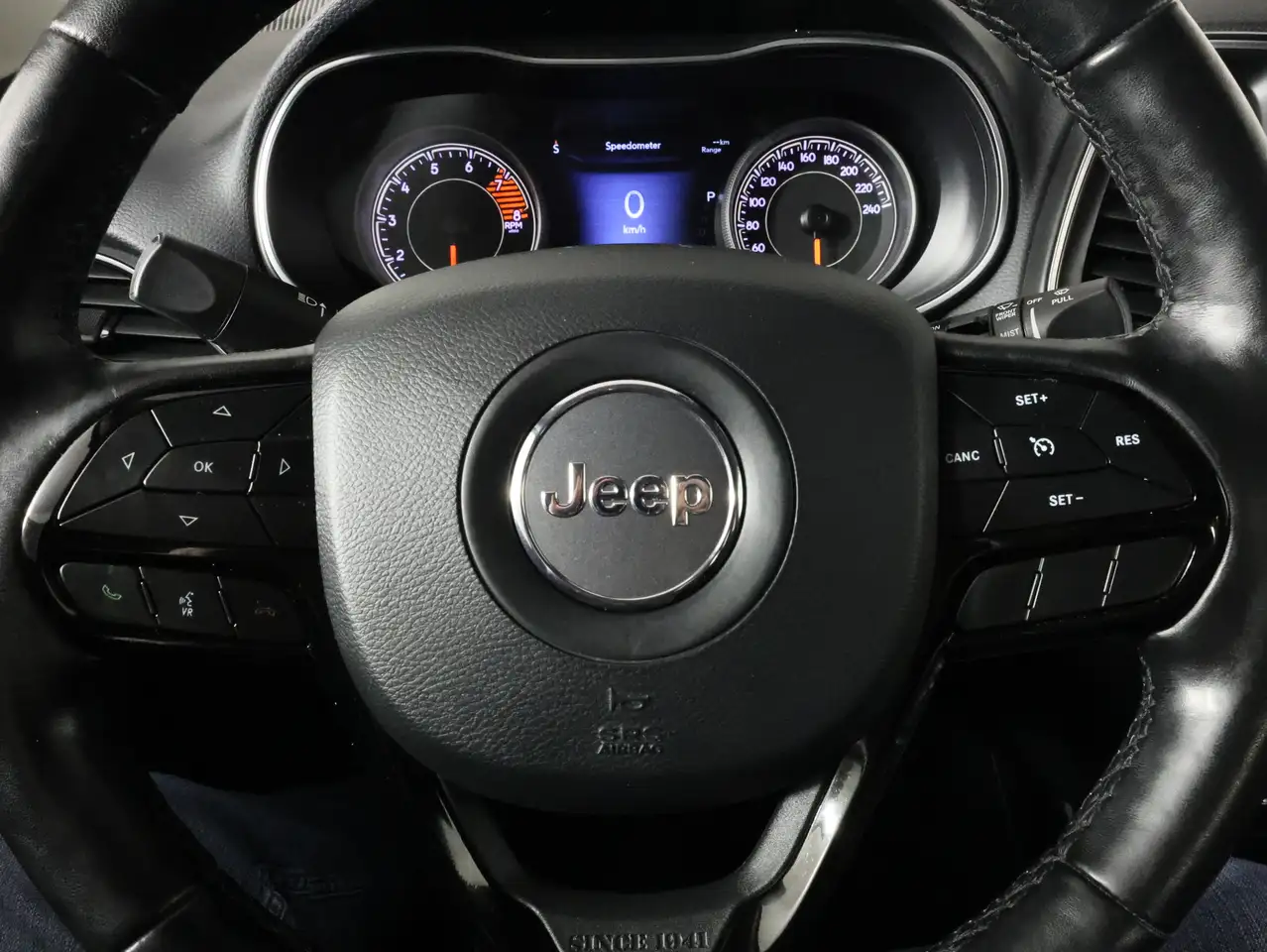 Jeep Cherokee снимка Jeep Cherokee