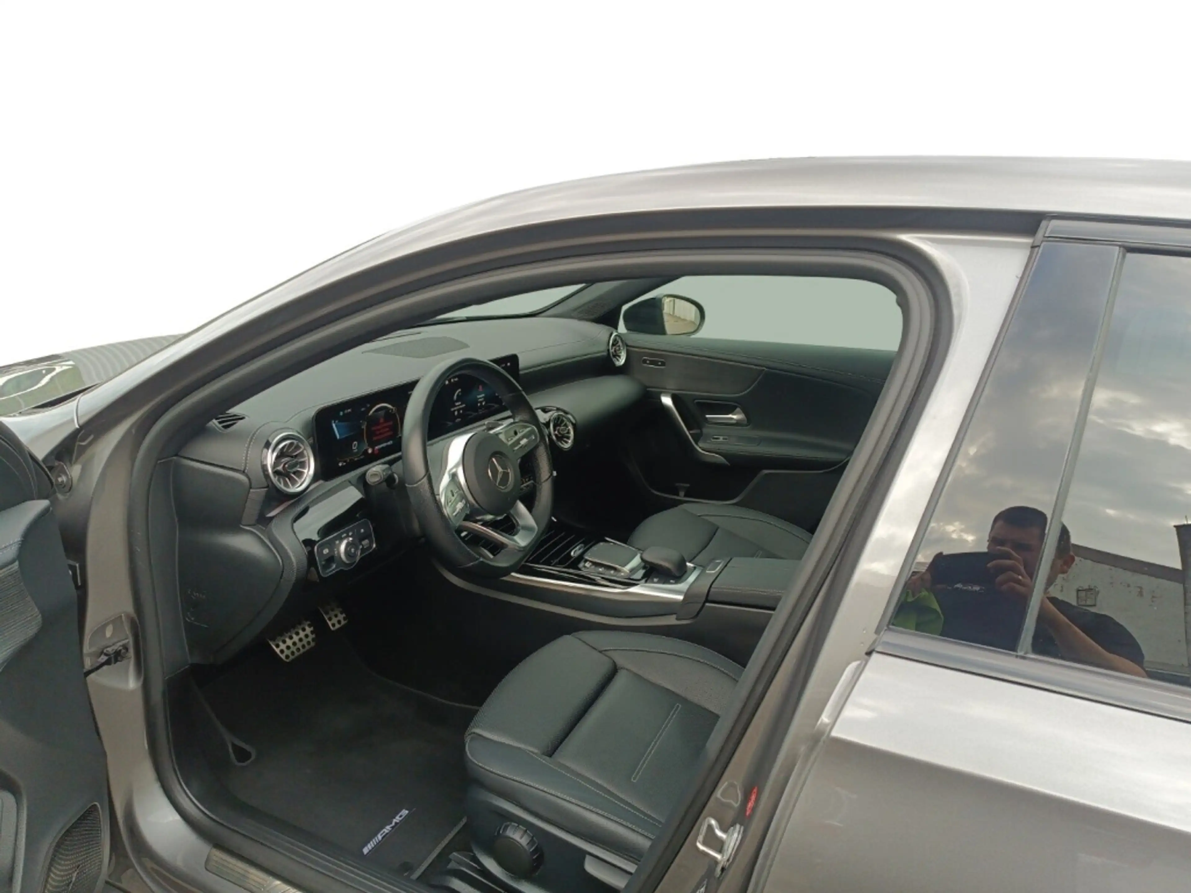 Mercedes-Benz A 35 AMG A 35 4MATIC Limousine 360 AUT Bel.Sitz DynLicht — photo 12