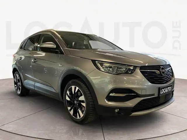 Opel Grandland X view 3