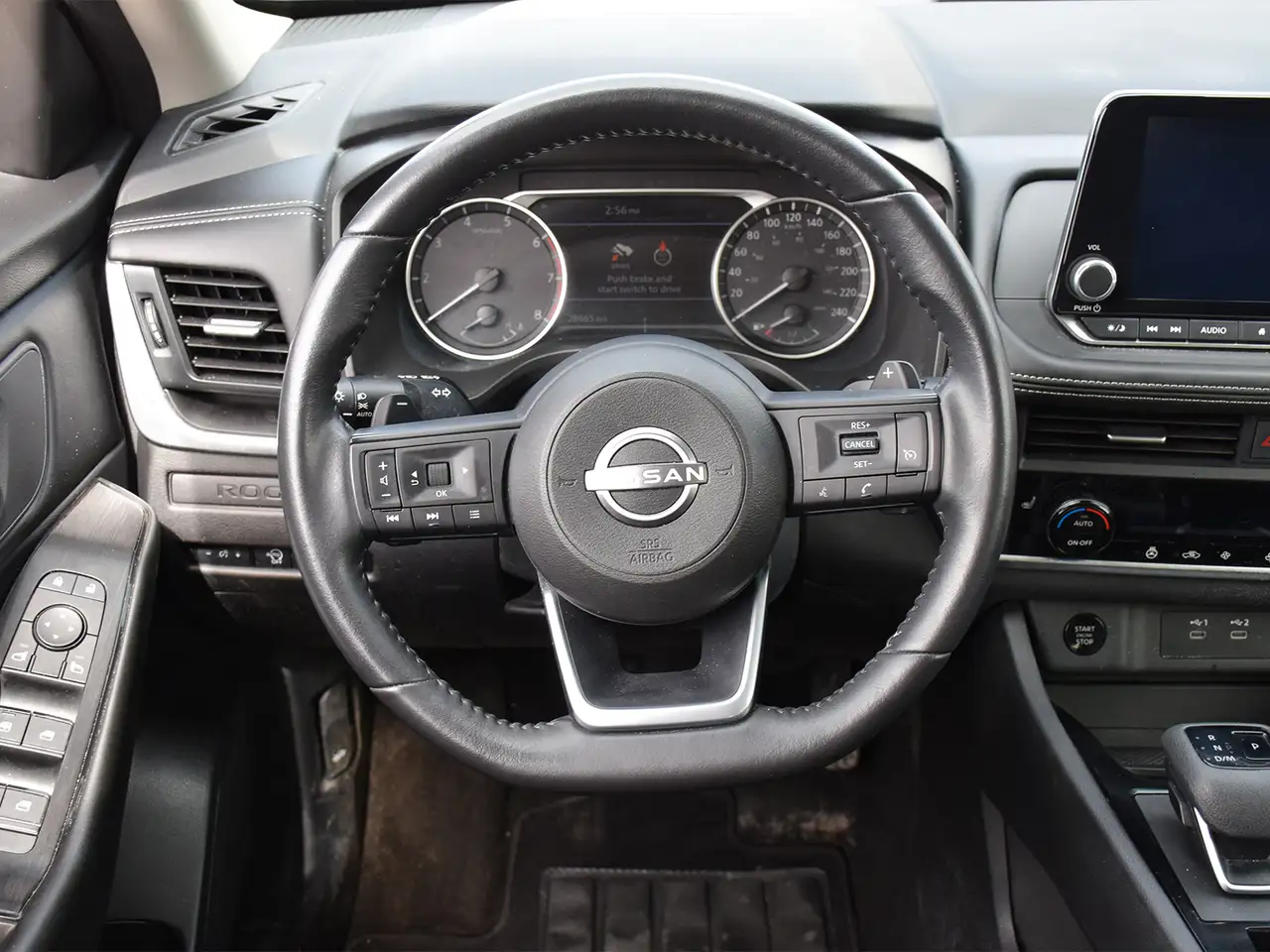 Nissan Rogue снимка Nissan Rogue