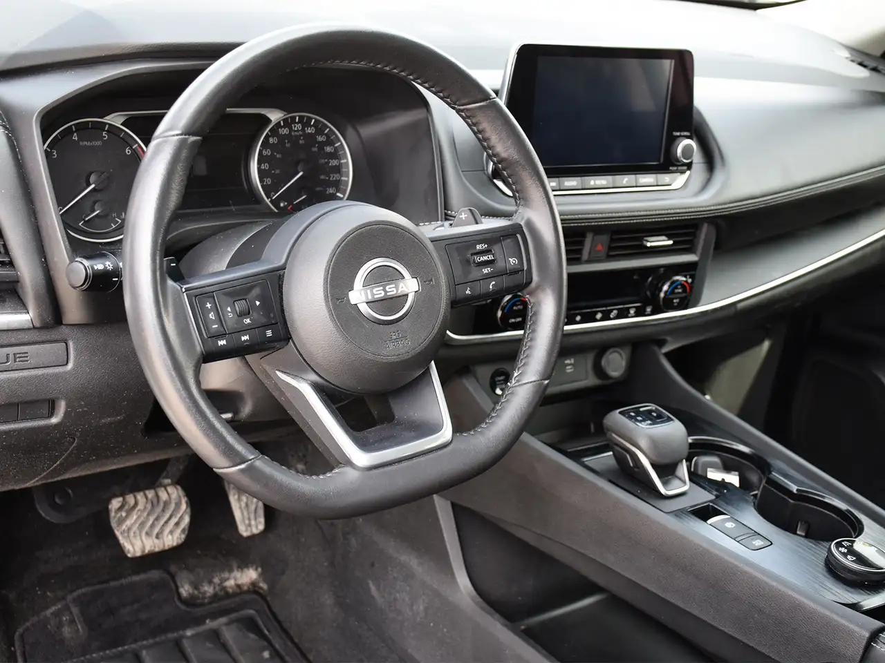 Nissan Rogue снимка Nissan Rogue