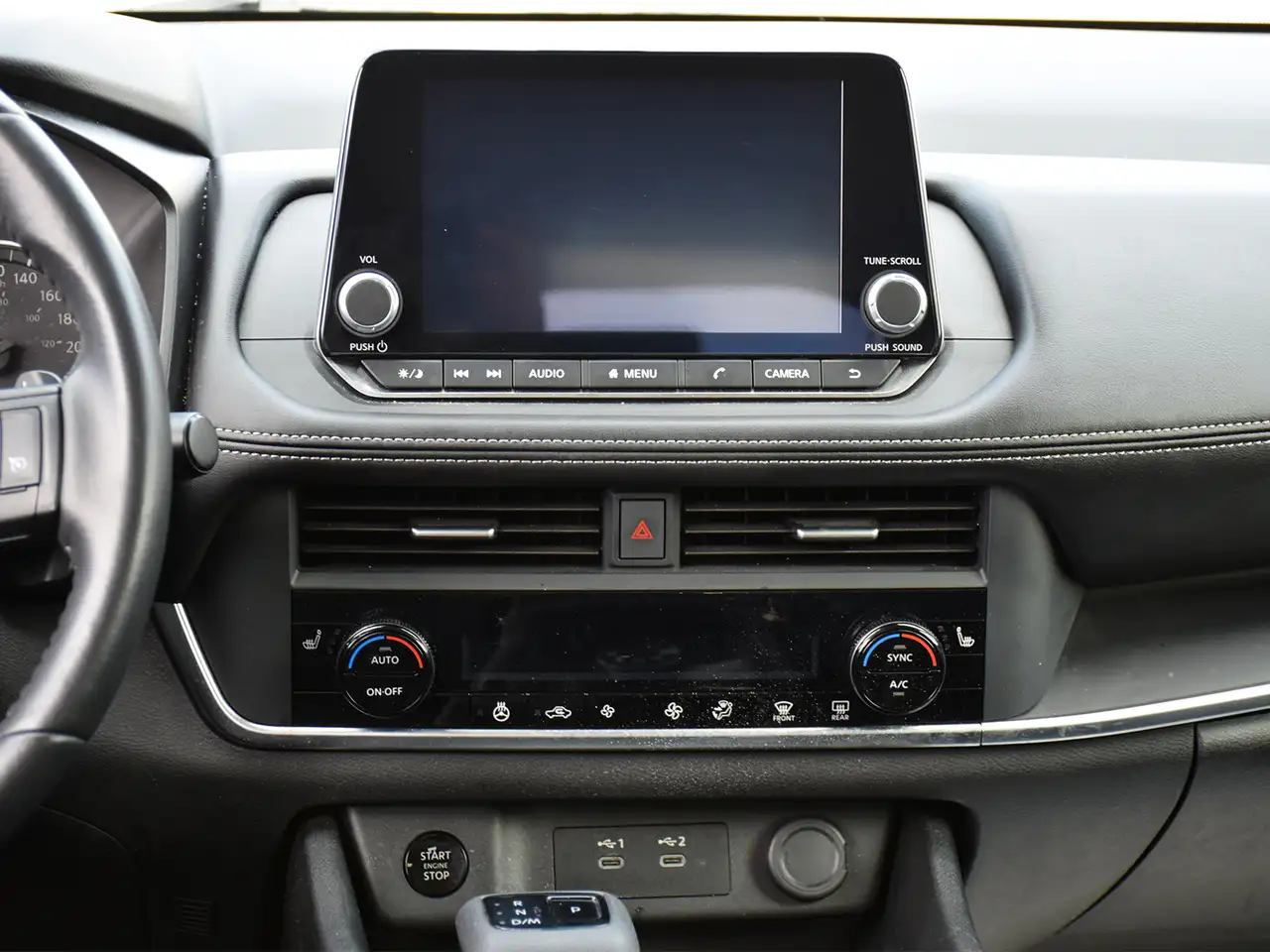Nissan Rogue снимка Nissan Rogue