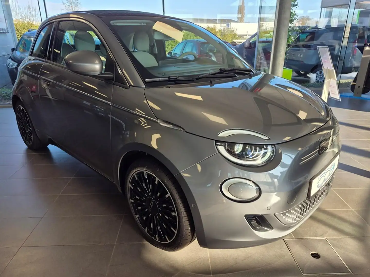 Fiat 500C Electric Cabrio La Prima by Bocelli 42 kWh Grijs - 2