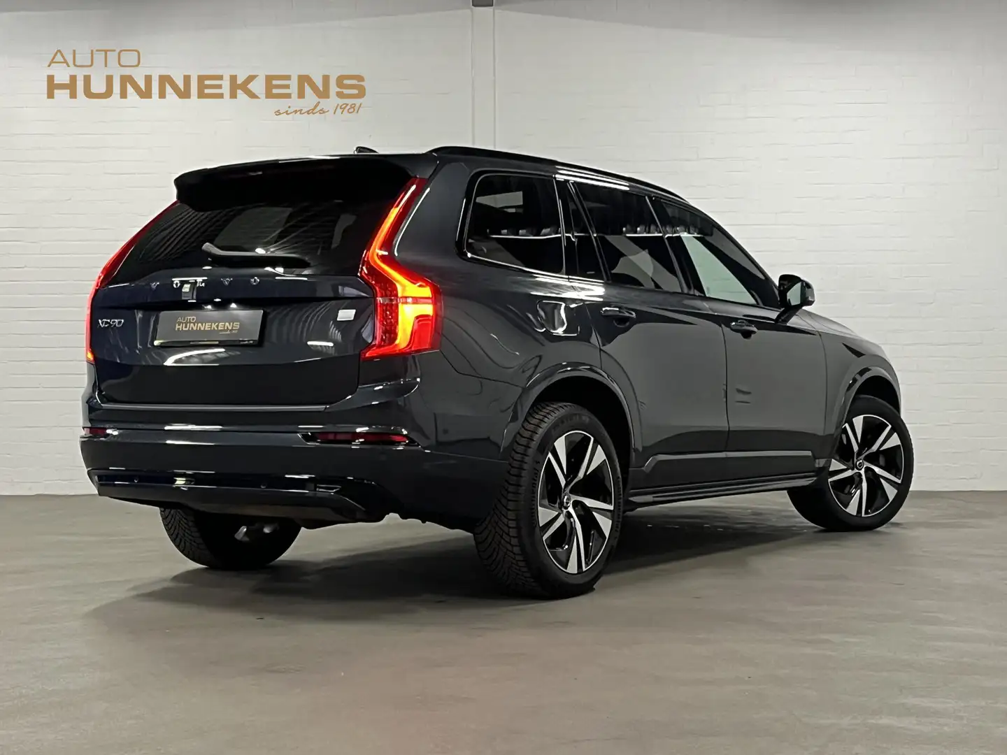 Volvo XC90 2.0 T8 Recharge AWD R-Design Long Range | Open dak Grijs - 2