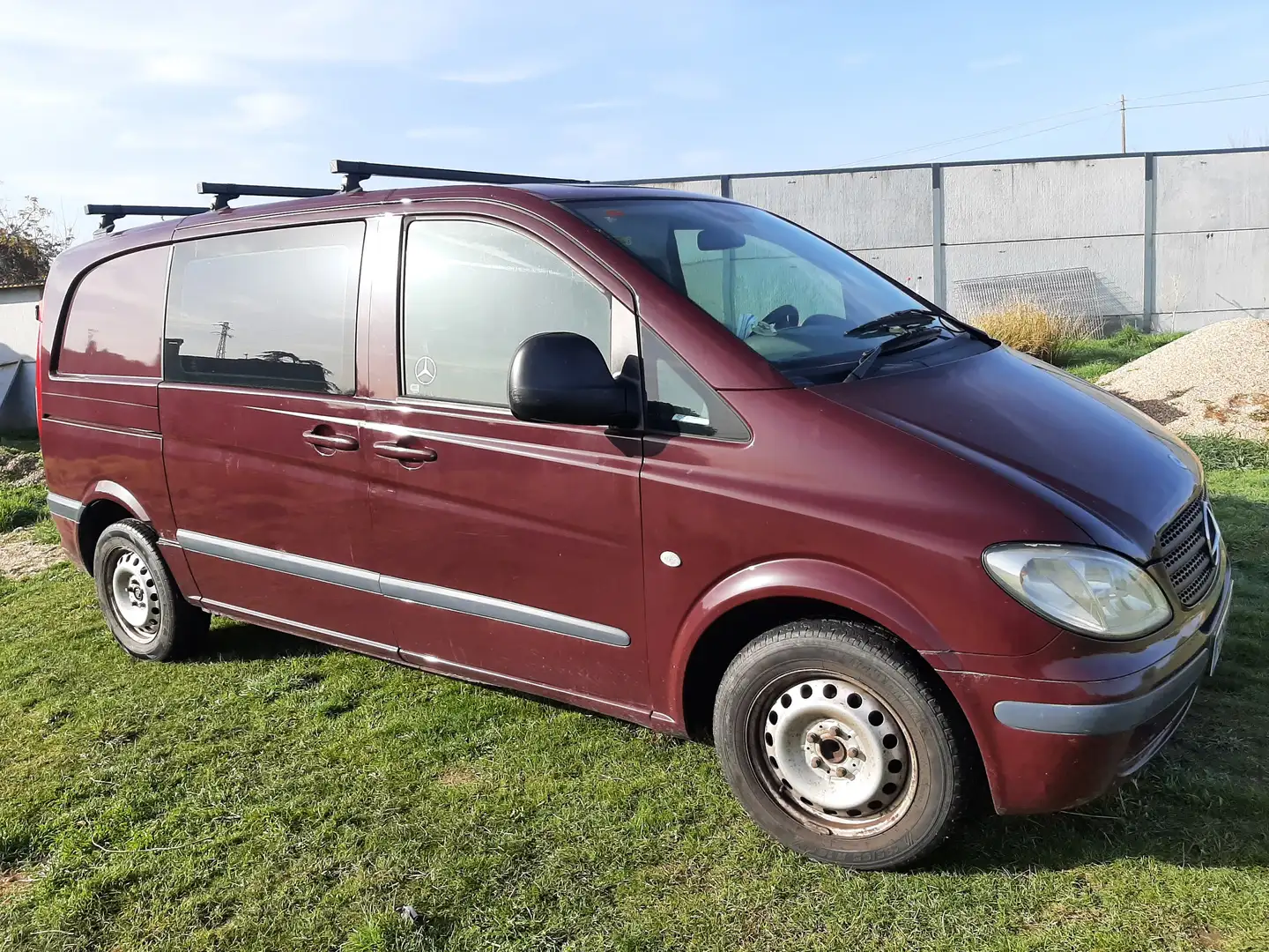 Mercedes-Benz Vito Vito Combi 115CDI Compacta Rojo - 2