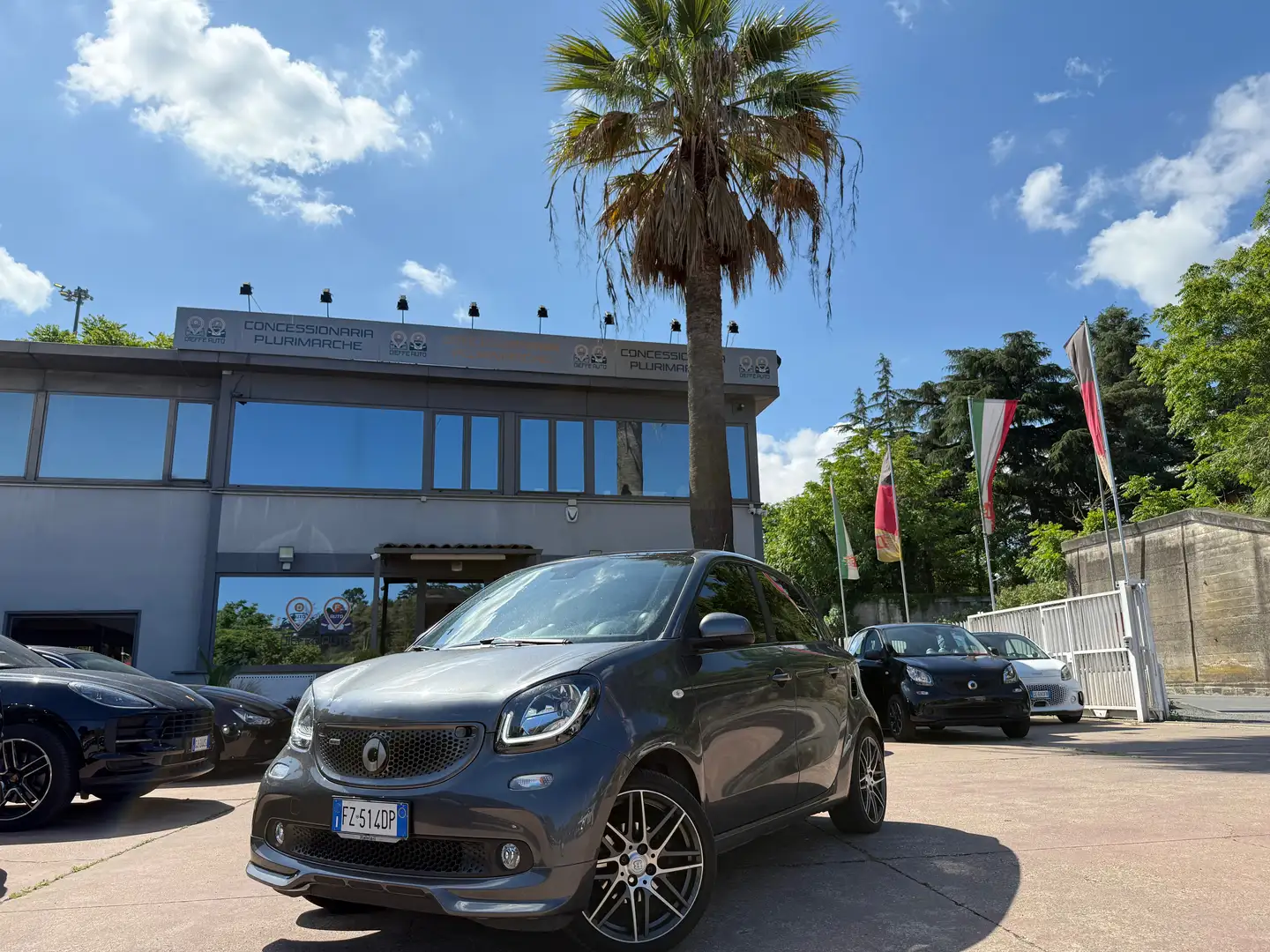 smart forFour 0.9 t Brabus Xclusive 109cv twinamic my18 Grijs - 1