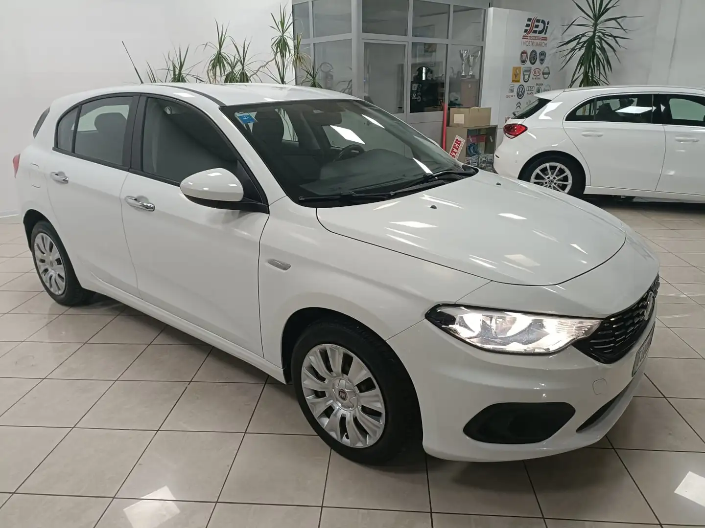 Fiat Tipo Tipo 5 porte 1.3 mjt Easy 95cv Bianco - 1