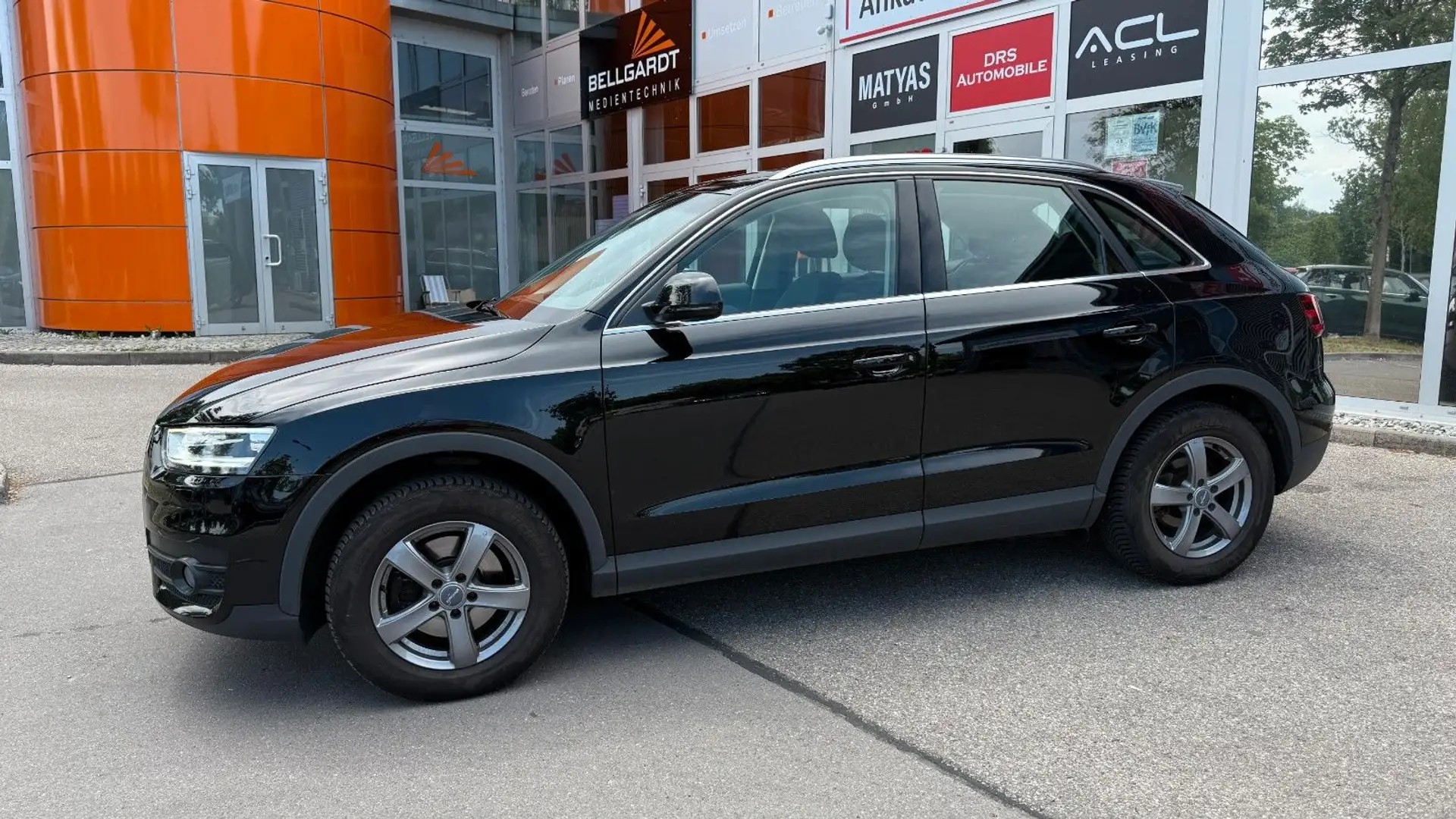 Audi Q3 2.0 TDI quattro/SHZ/ Xenon Plus Schwarz - 2