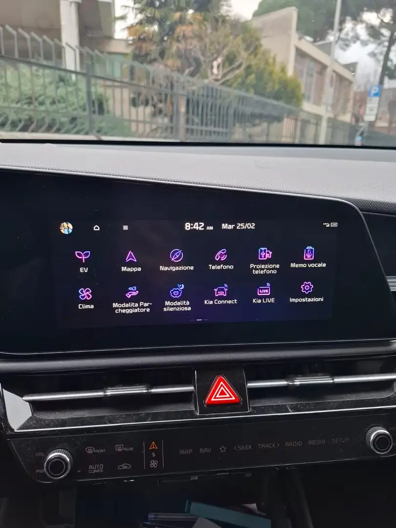 Kia e-Niro Niro EV II 2022 Niro EV 64,8 kWh Business Arancione - 1