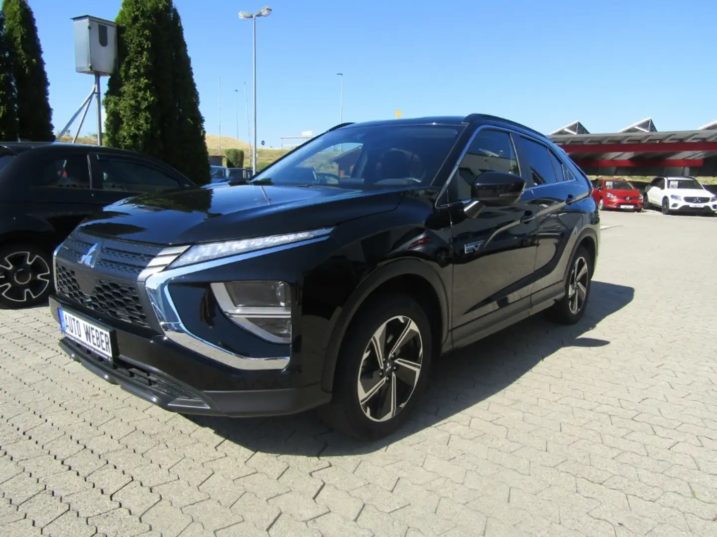 Mitsubishi Eclipse Cross PHEV Basis 4WD 2.4 AHK Android Auto Apple CarPlay Schwarz - 2
