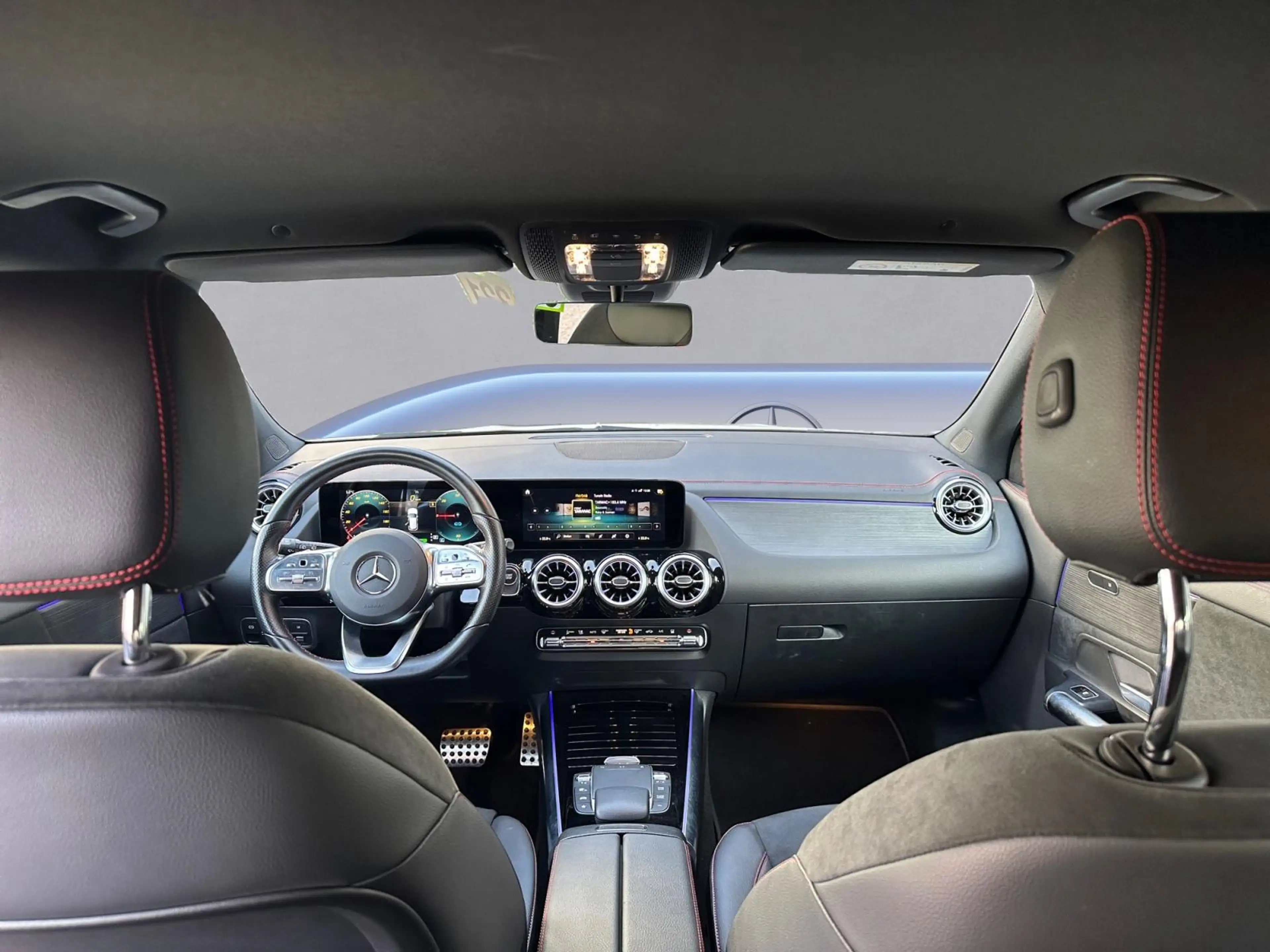 Mercedes-Benz EQA 350 EQA 4MATIC AMG Line — photo 10
