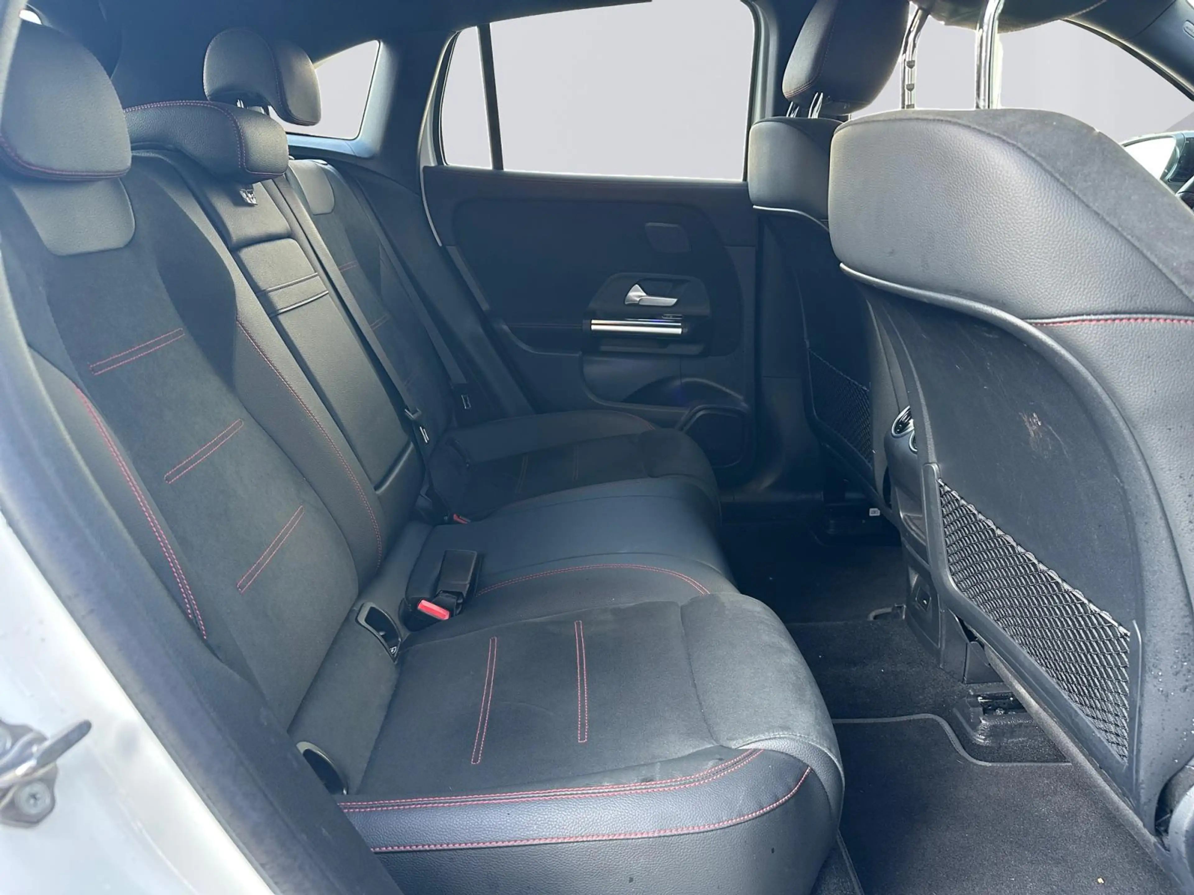 Mercedes-Benz EQA 350 EQA 4MATIC AMG Line — photo 13
