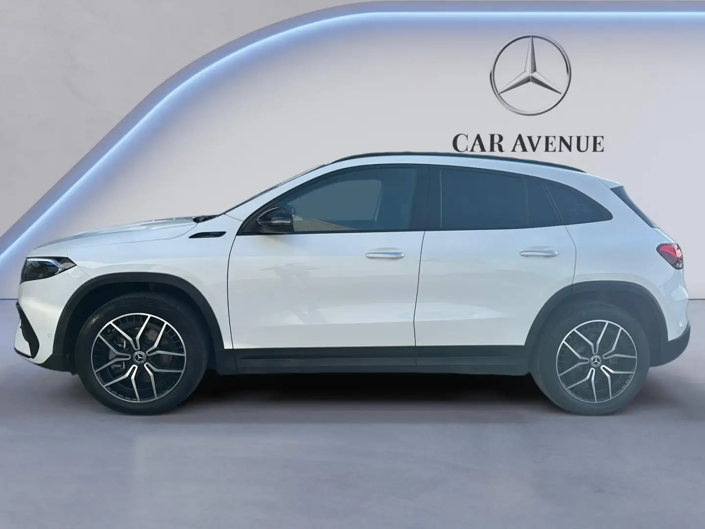 Mercedes-Benz EQA 350 EQA 4MATIC AMG Line Blanc - 2