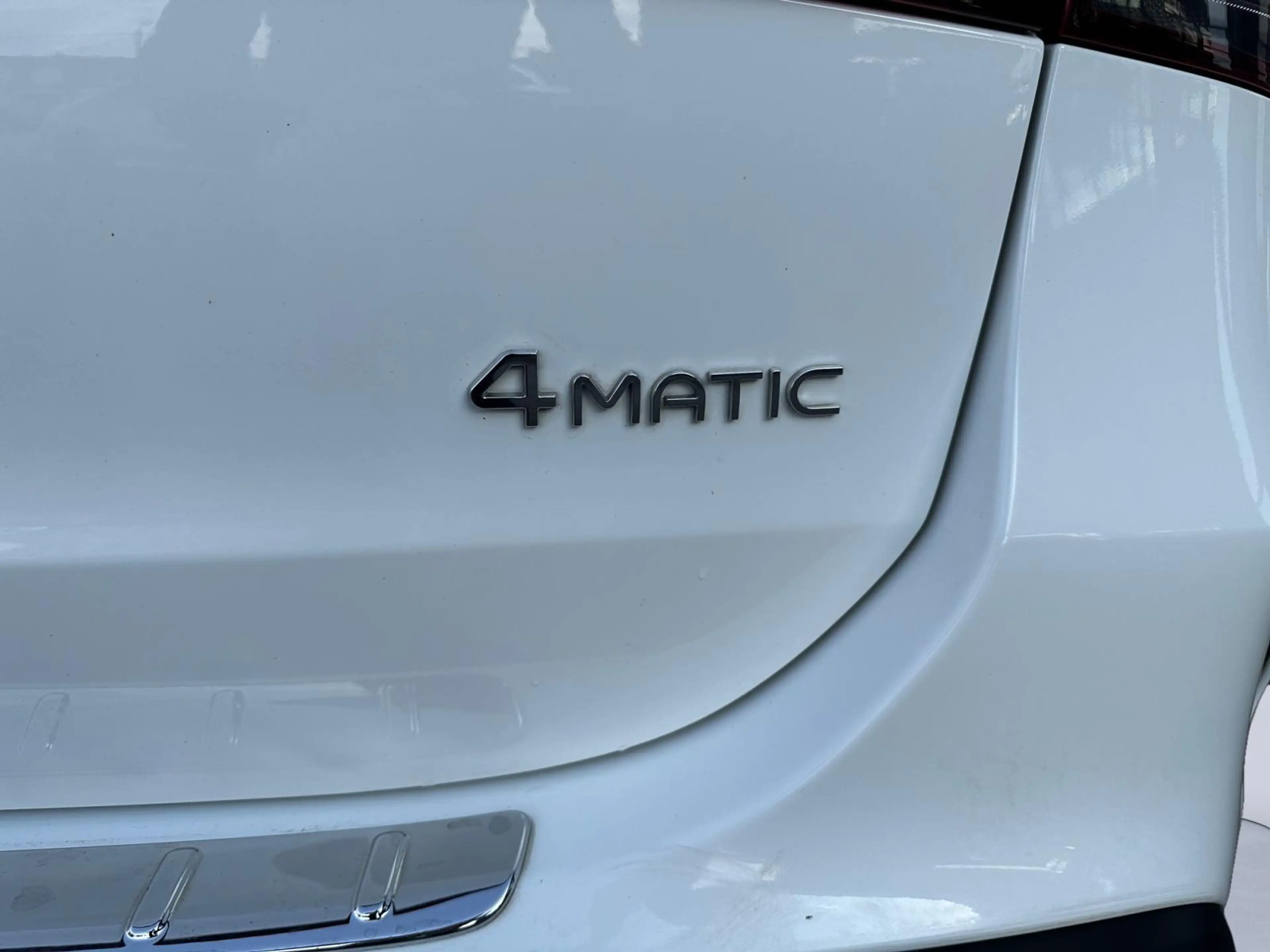 Mercedes-Benz EQA 350 EQA 4MATIC AMG Line — photo 12