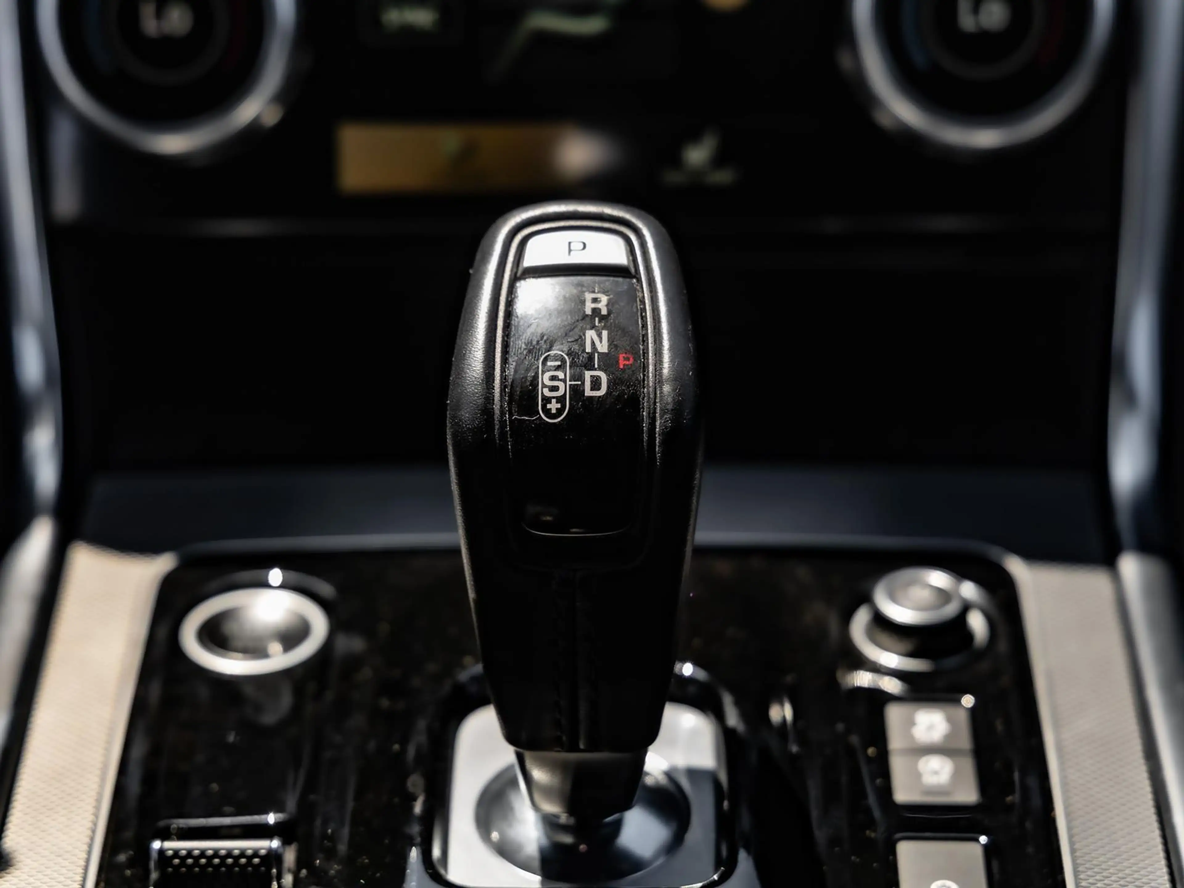Jaguar XE D200 RWD R-Dynamic  BLACK-PACK NAVI SHZ PDC — photo 11