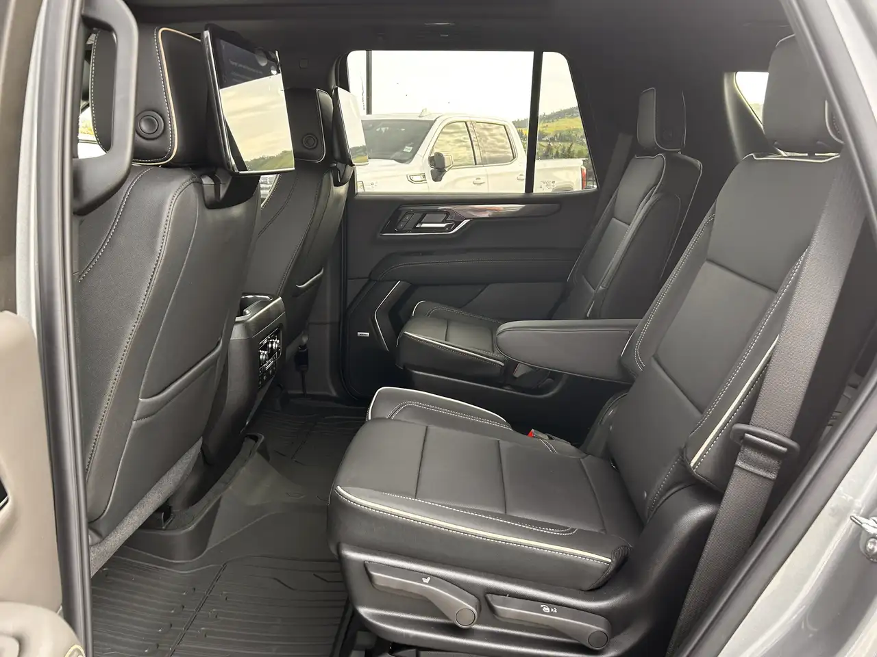 GMC Yukon снимка GMC Yukon