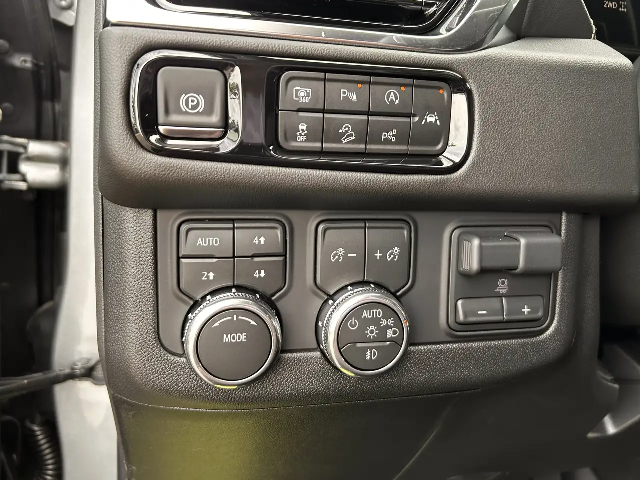 GMC Yukon снимка GMC Yukon