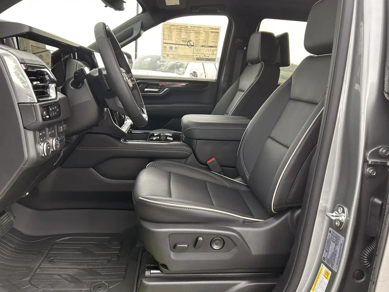 GMC Yukon снимка GMC Yukon