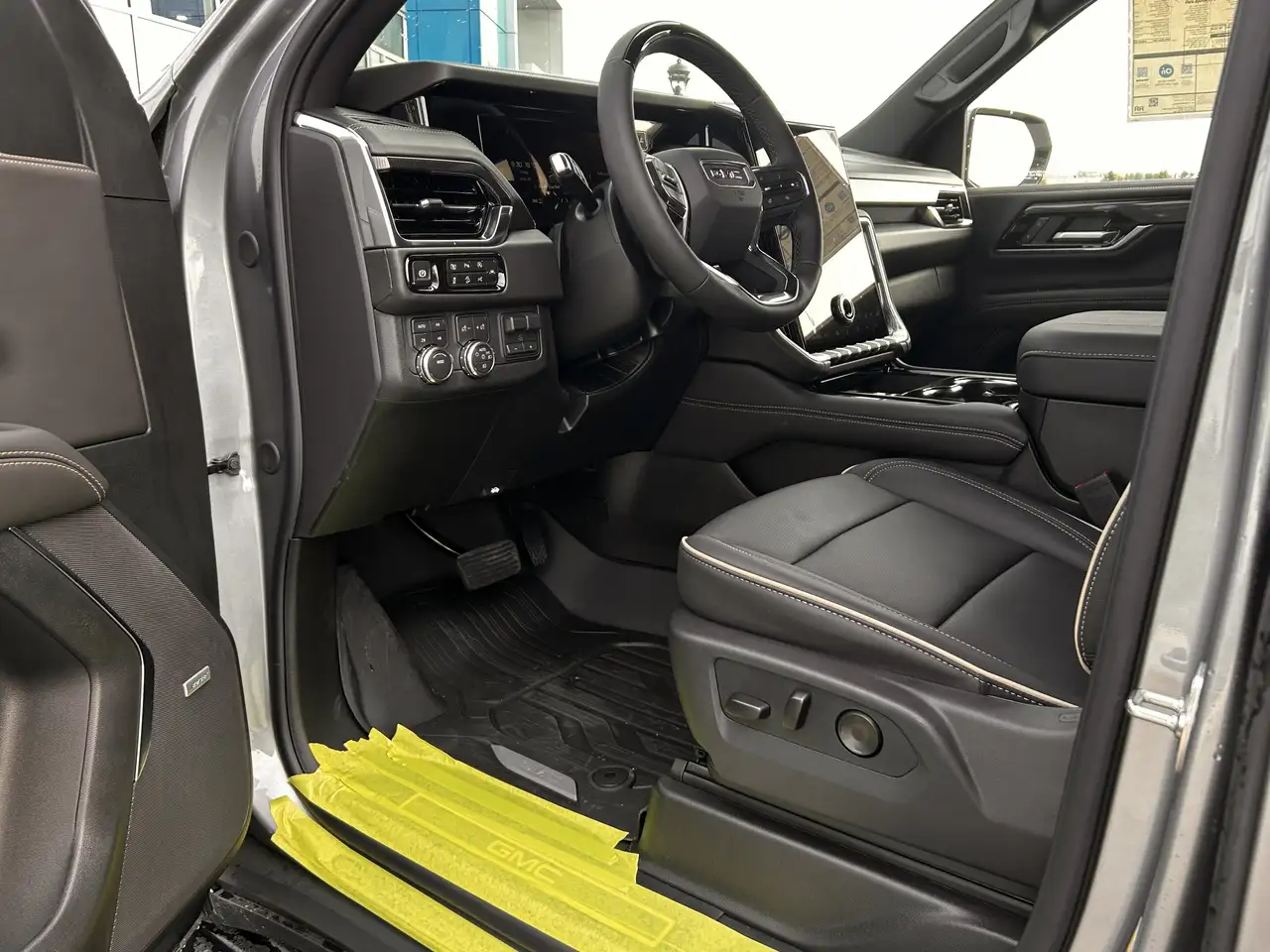GMC Yukon снимка GMC Yukon
