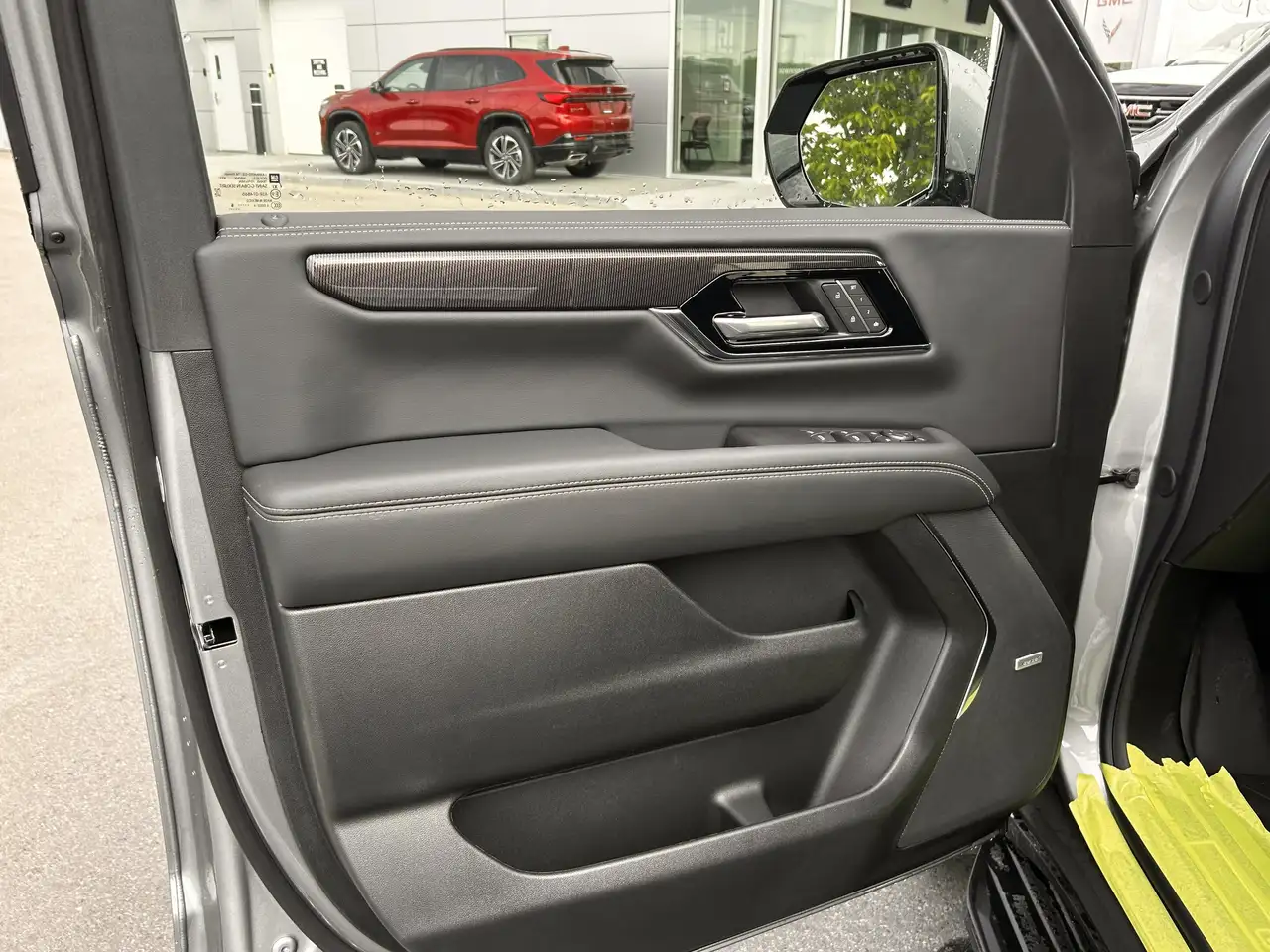 GMC Yukon снимка GMC Yukon