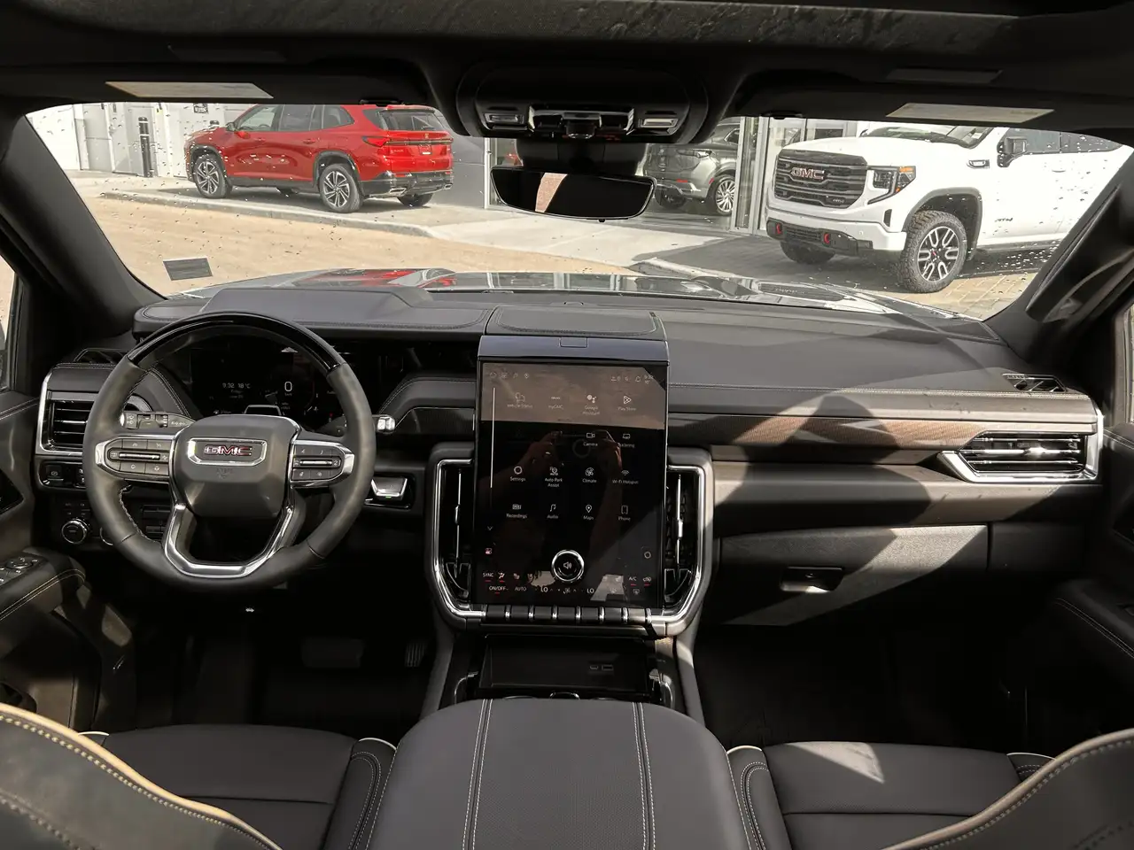 GMC Yukon снимка GMC Yukon
