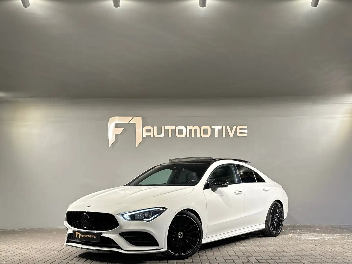 Mercedes-Benz CLA 220 4MATIC AMG Pano|Sfeer|Cam|Keyles Wit - 1