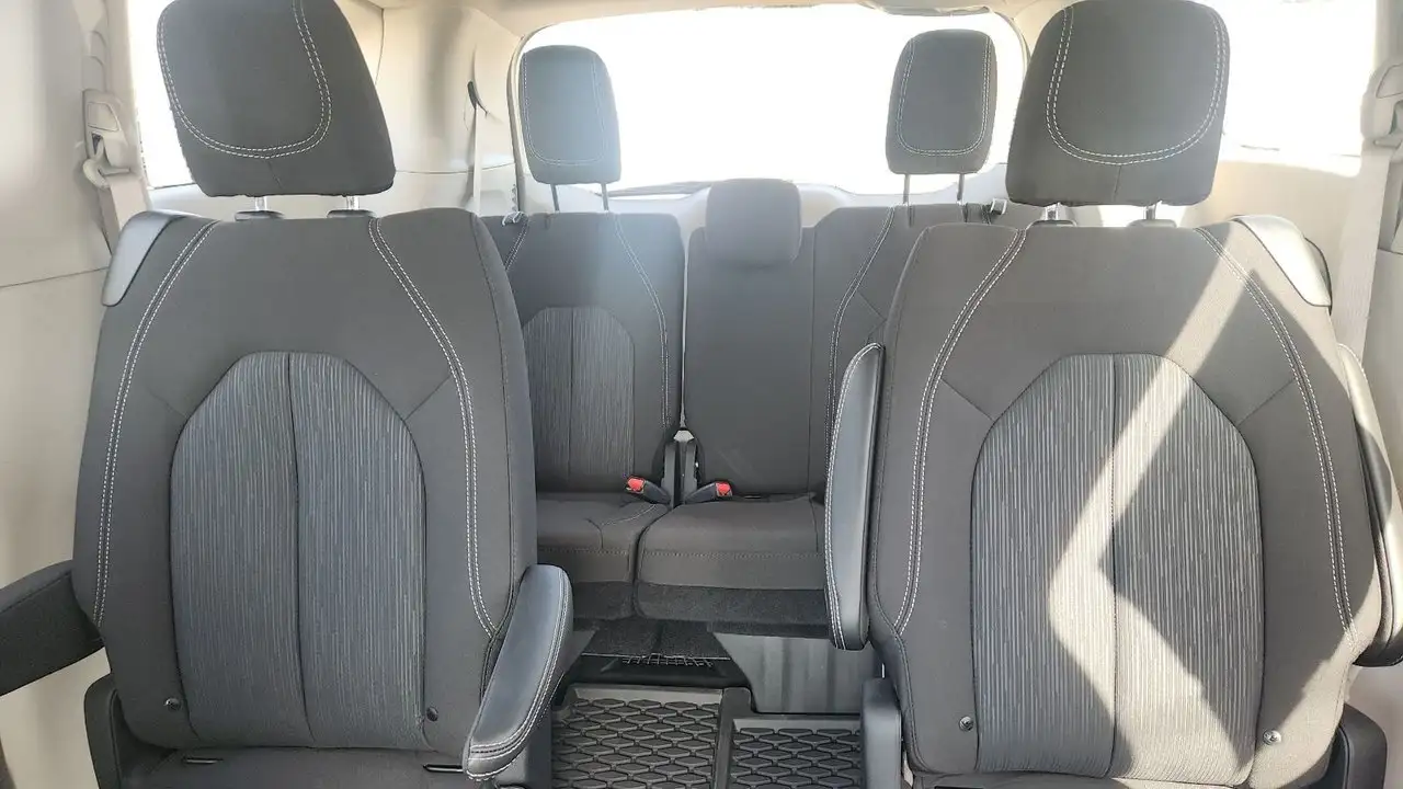 Chrysler Grand Caravan снимка Chrysler Grand Caravan