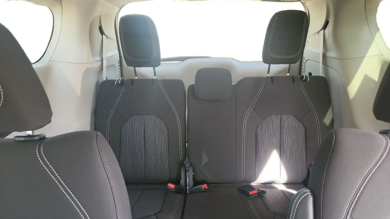 Chrysler Grand Caravan снимка Chrysler Grand Caravan