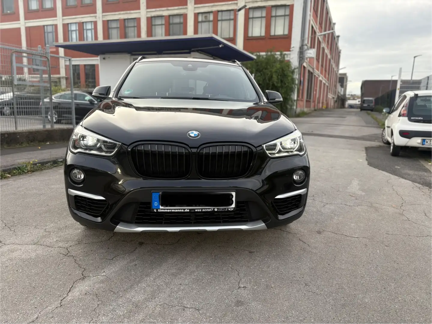 BMW X1 sDrive 18 i xLine M PAKET LED SCHEINWERFER Schwarz - 2
