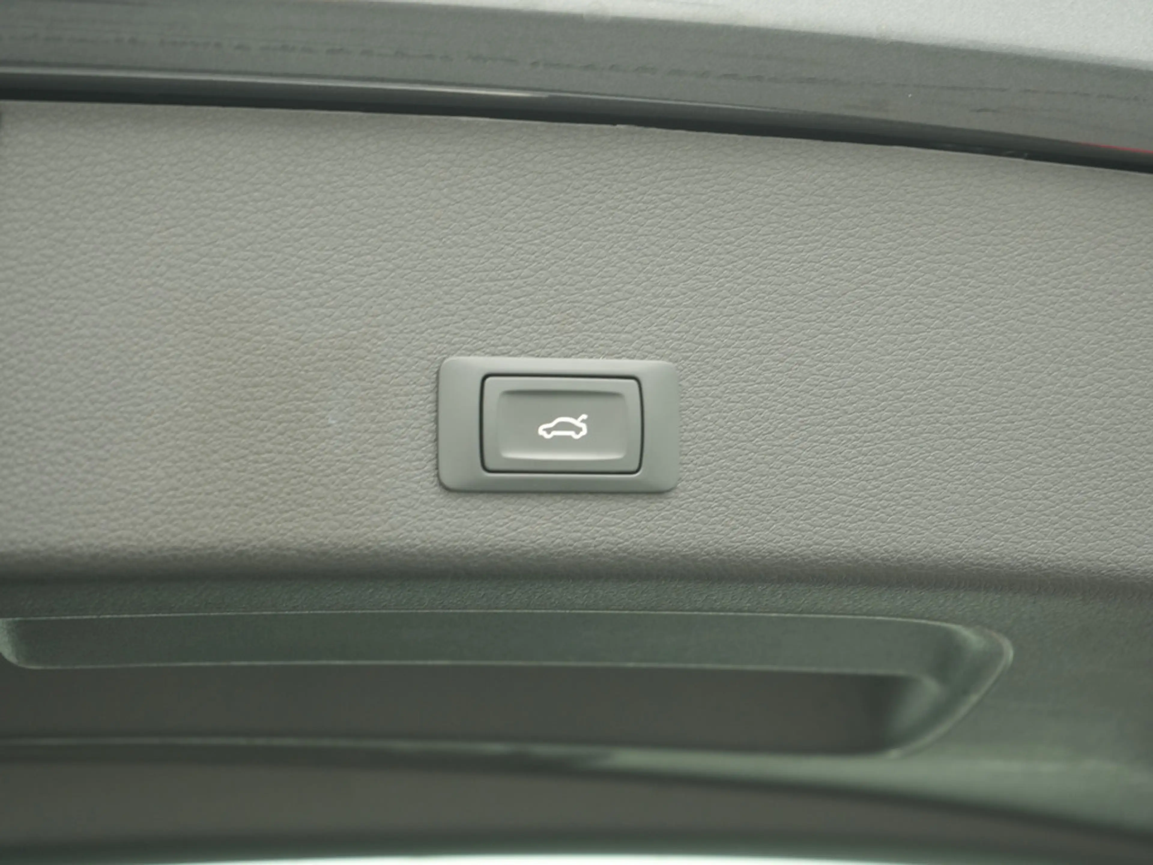 Audi Q8 e-tron quattro ACC AHK 360°KAM PANO B&O LEDER — photo 7