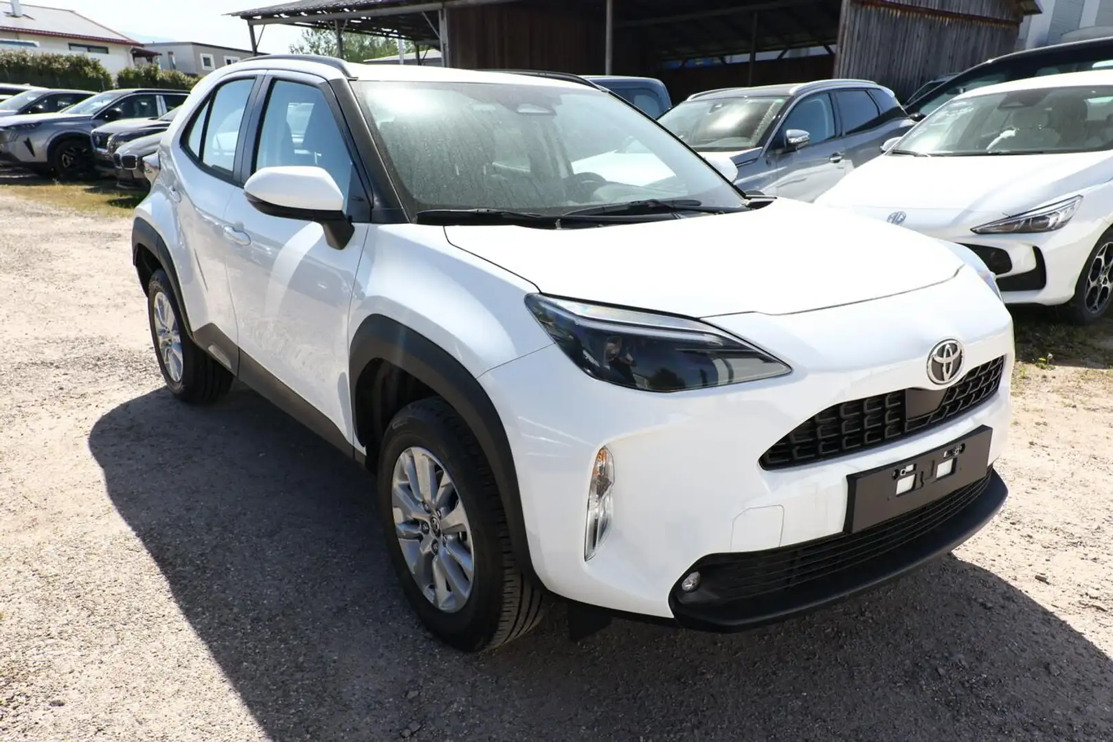 Toyota Yaris Cross Aut. Kam Sitzhz. ACC 16" CarPlay 68 kW (92 PS),... Weiß - 2