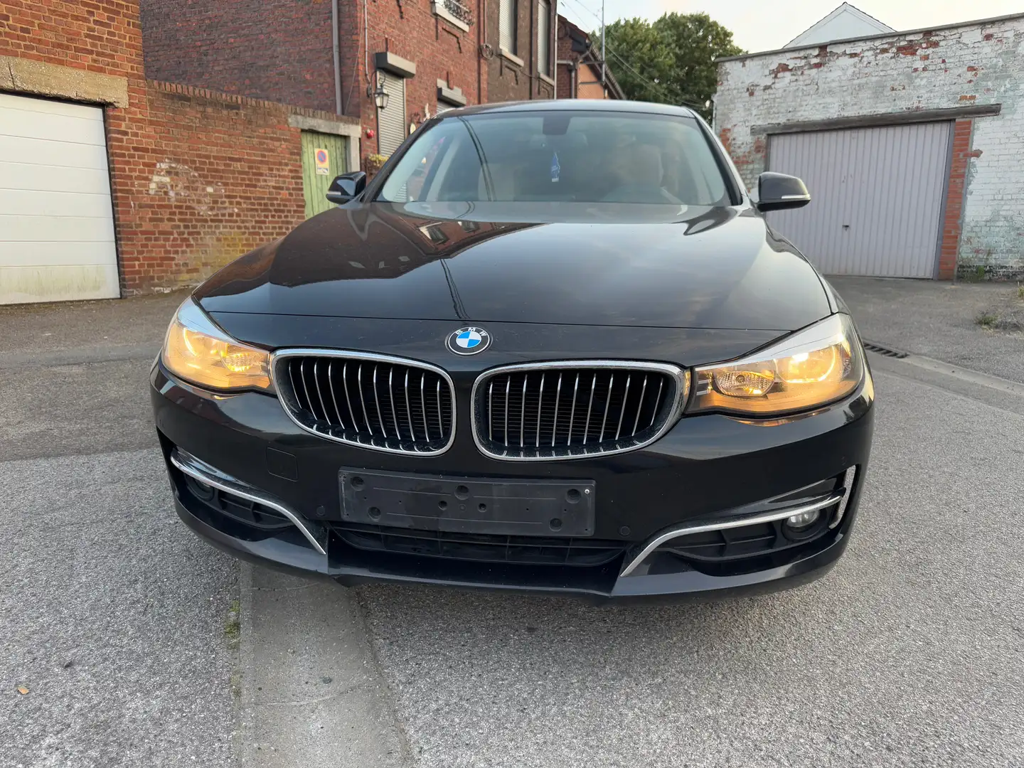 BMW 318 Gran Turismo 318 d Noir - 1