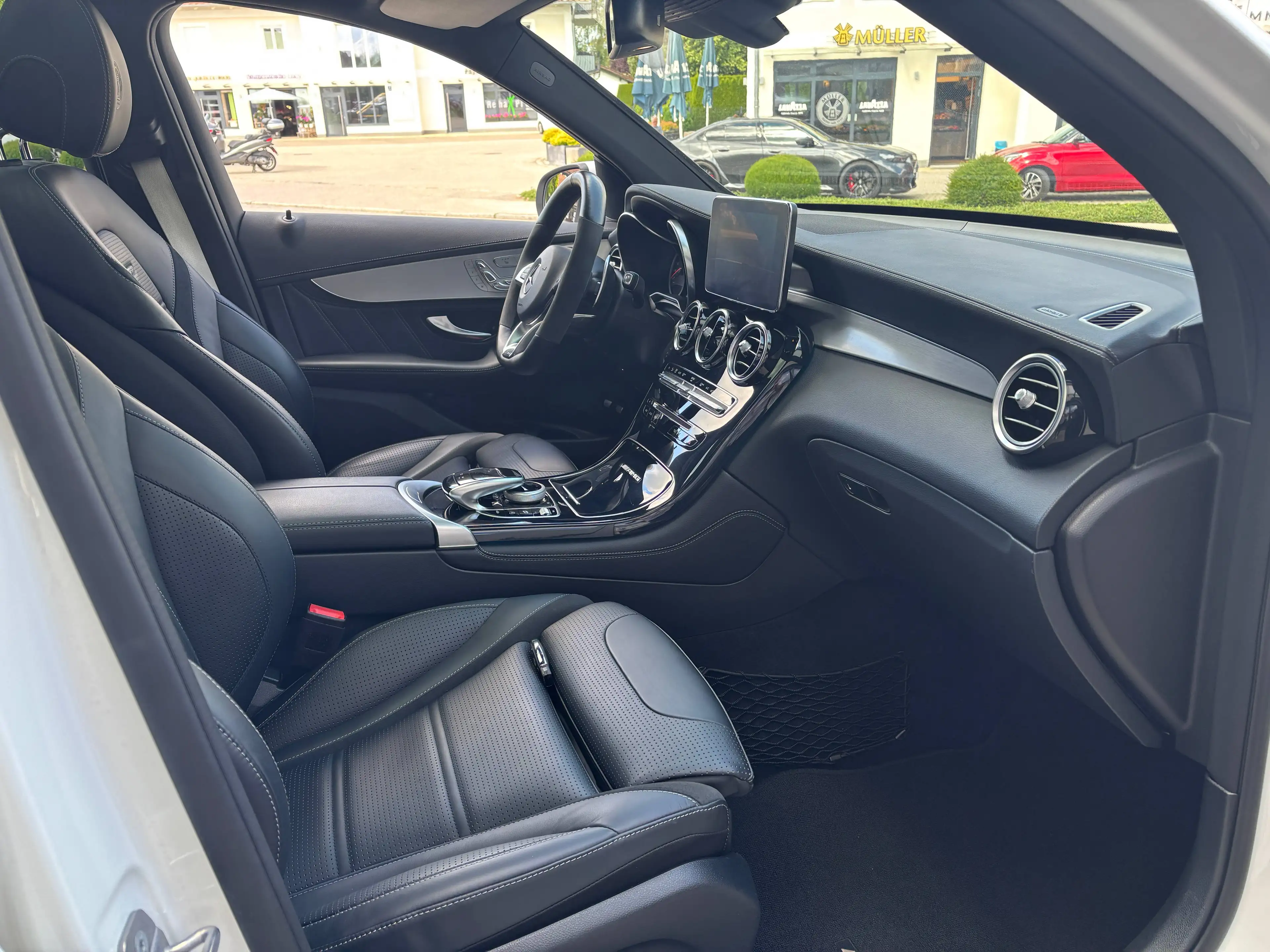 Mercedes-Benz GLC 63 AMG GLC 63 S AMG 4Matic (253.989) — photo 14