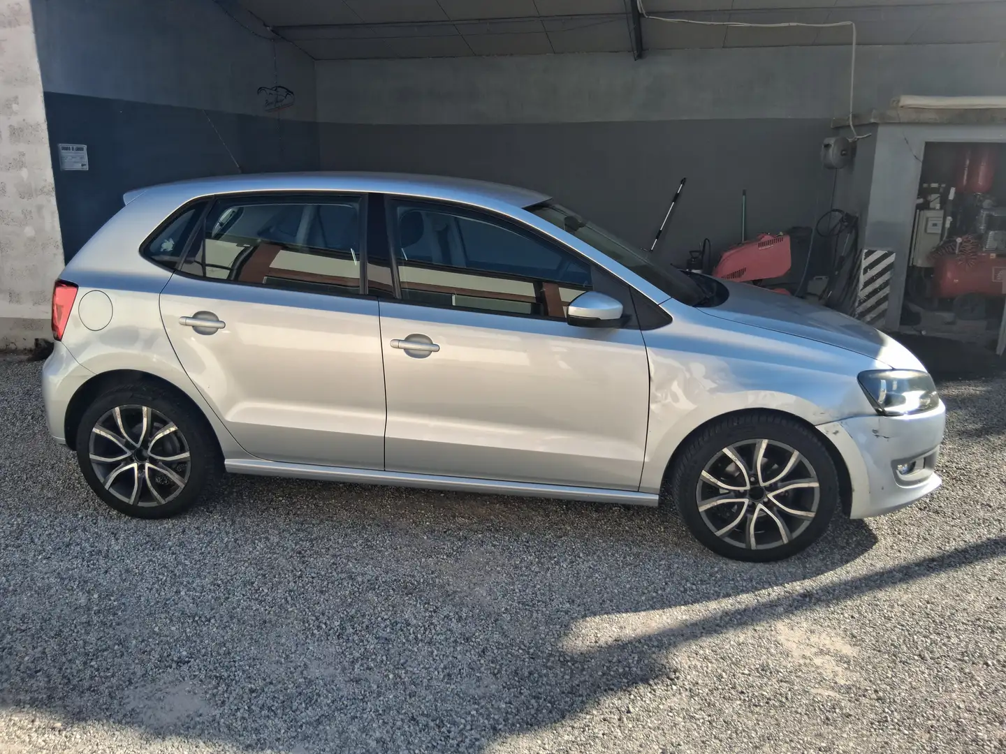 Volkswagen Polo Polo V 2009 3p 1.6 tdi Comfortline Grigio - 2