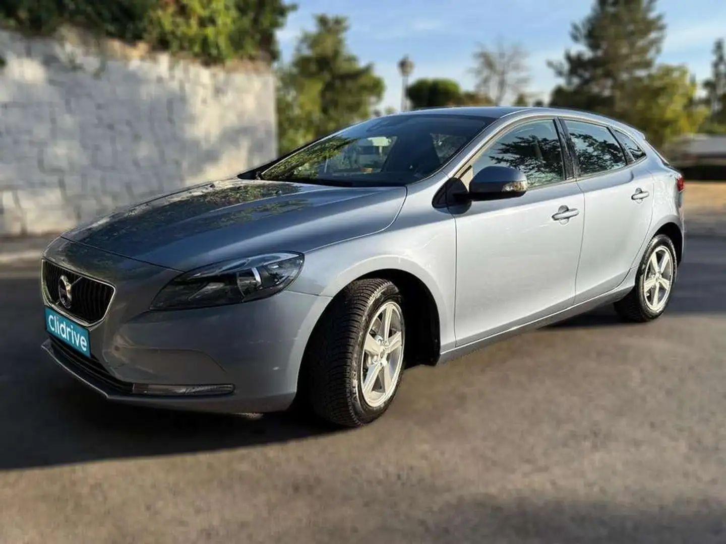 Volvo V40 D3 Momentum 150 Gris - 2